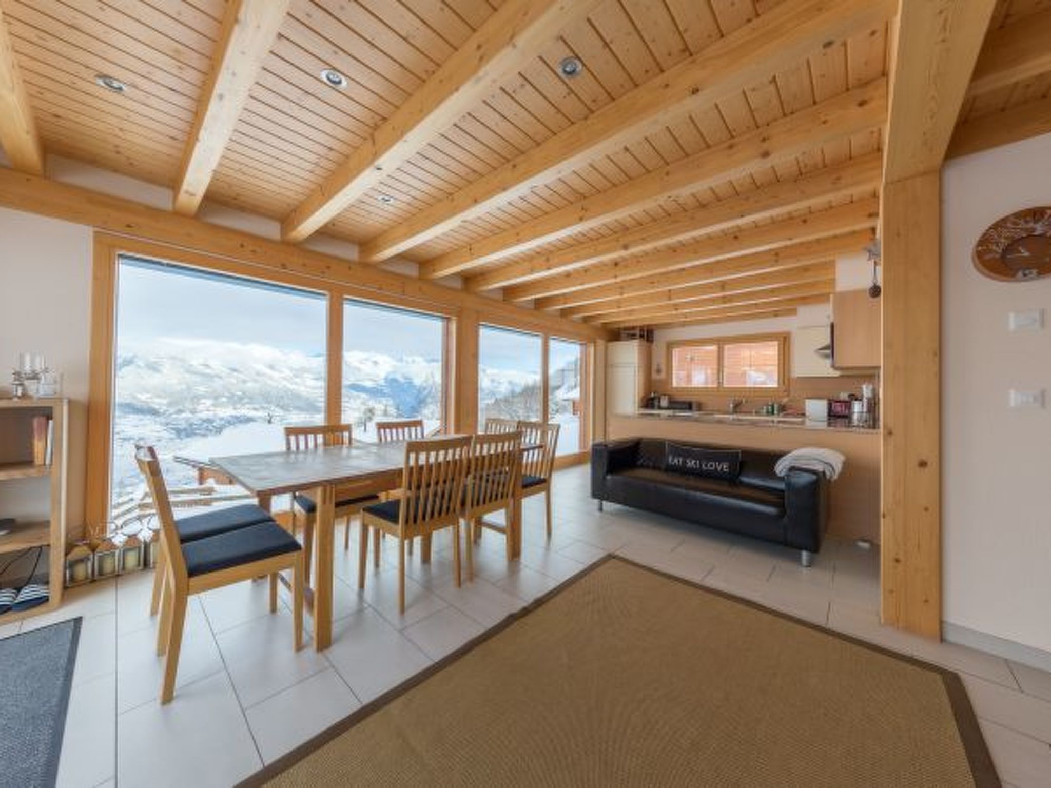 Photo of Chalet Nid Blanc wood burning hottub