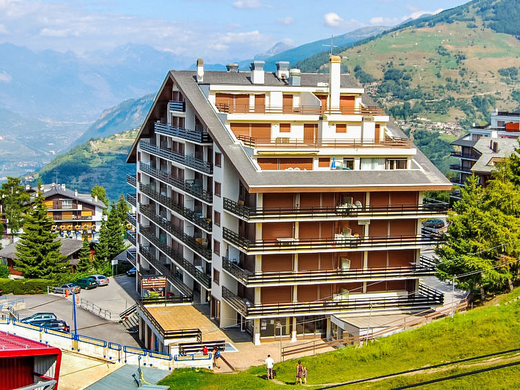 Olympic R4 Apartment in Nendaz