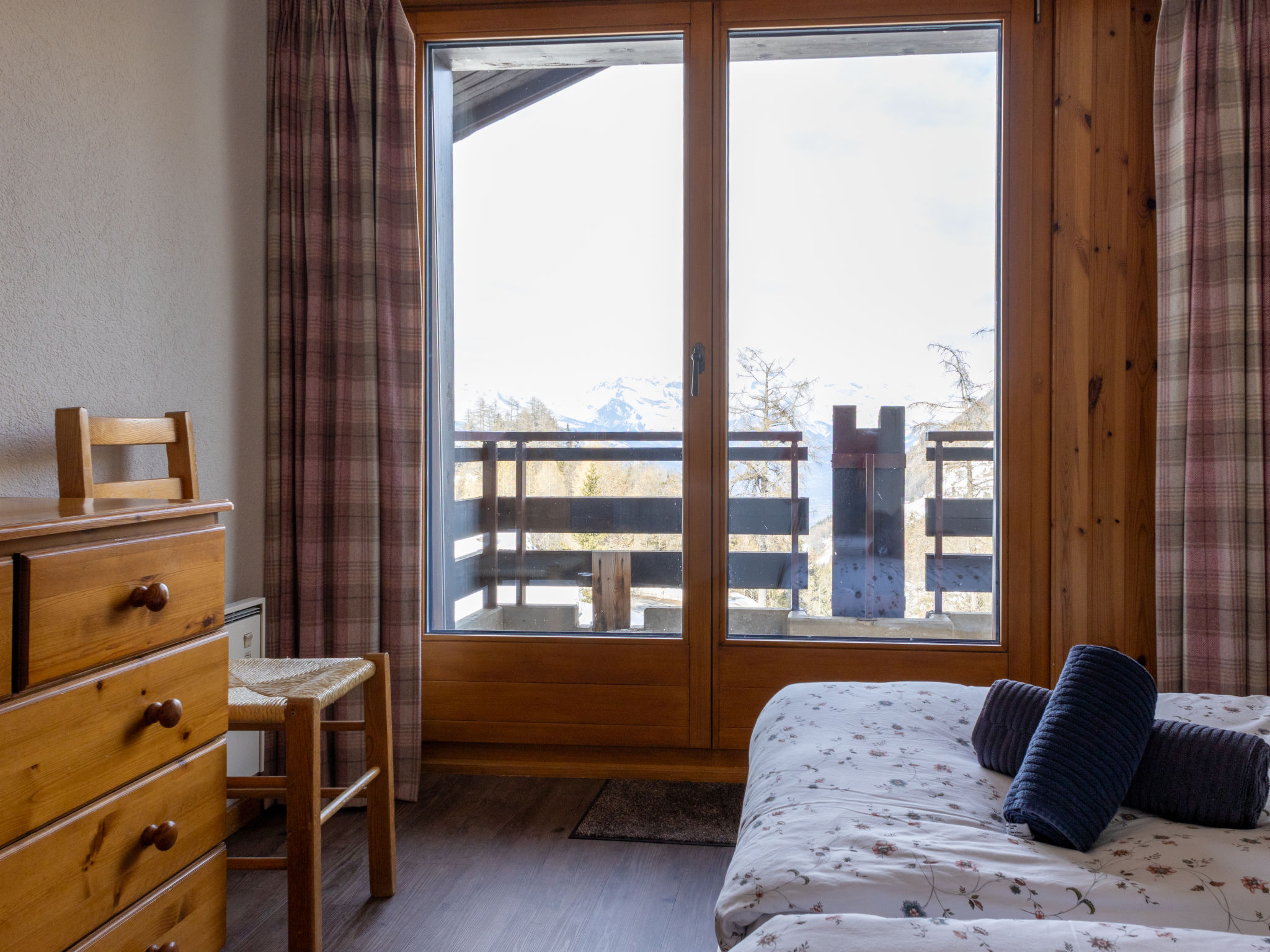 Dents Rousses B4 - Inside