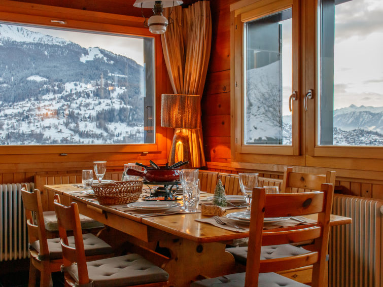 Chalet Crettamour in Veysonnaz: op 600 m van het centrum in Veysonnaz