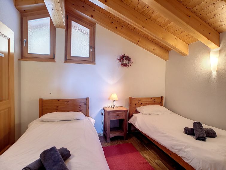 Le Preyet - Slide 12