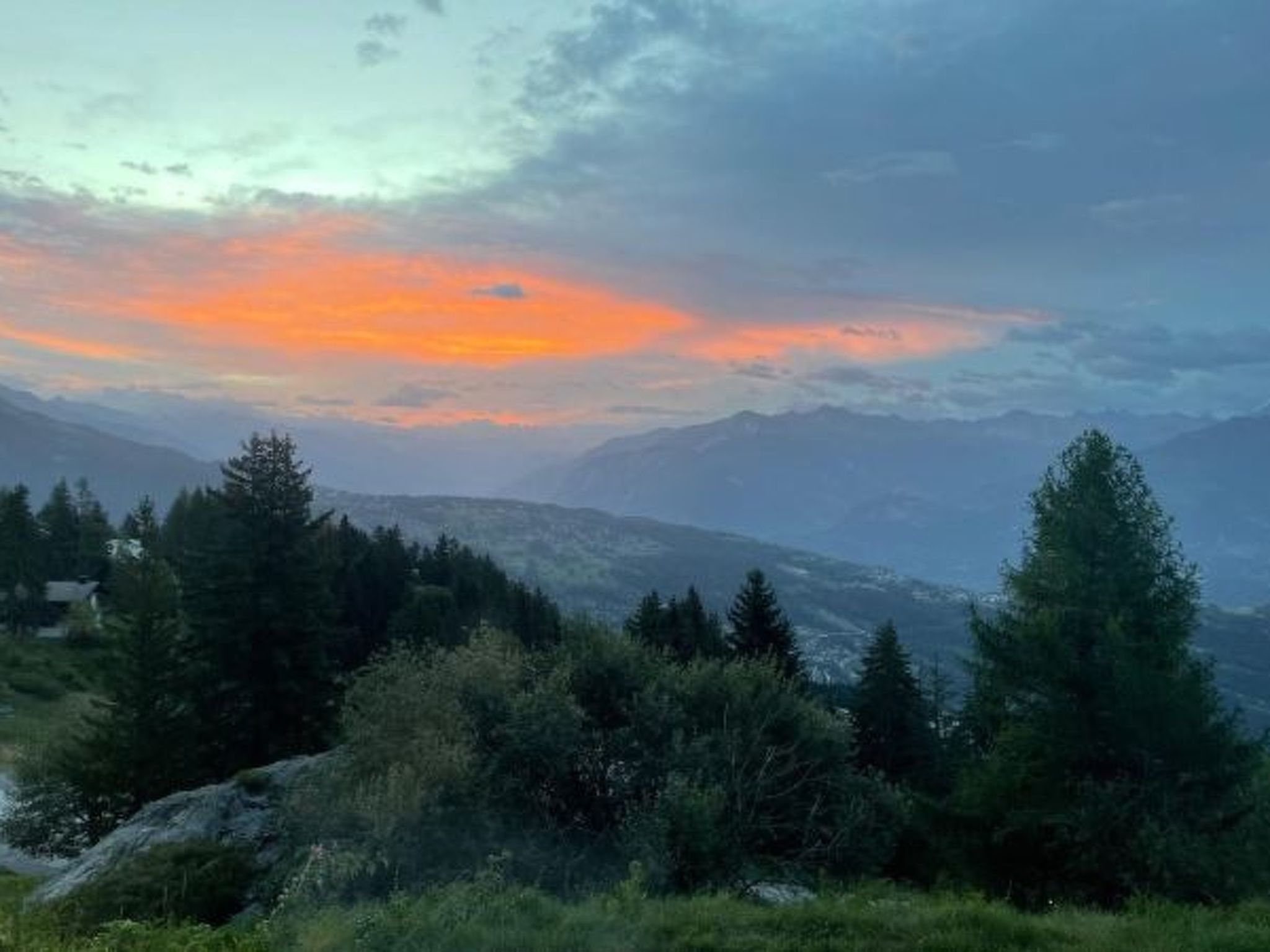 Photo of Tiny House facing the Alps - Ski in and out