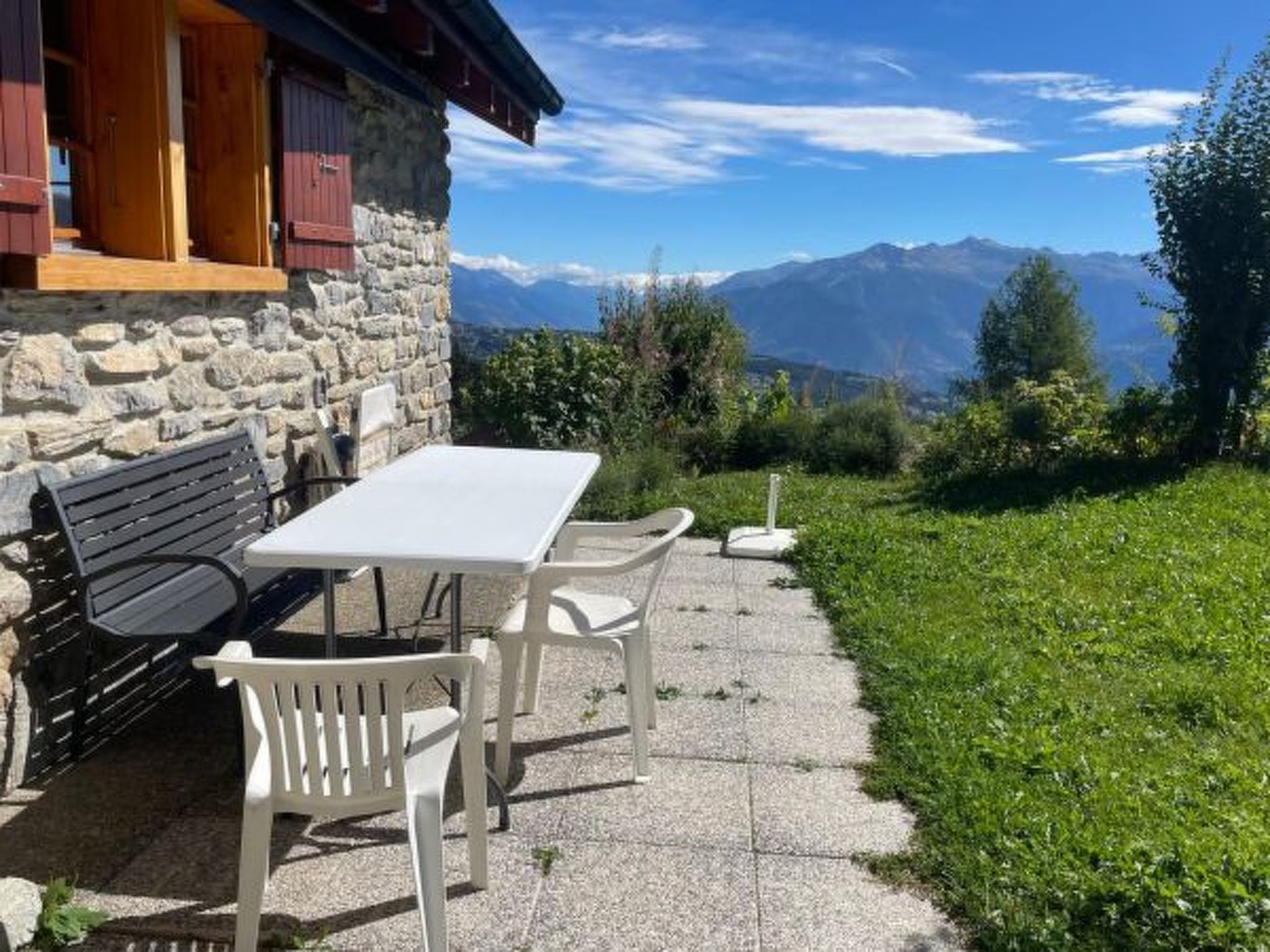 Photo of Tiny House facing the Alps - Ski in and out