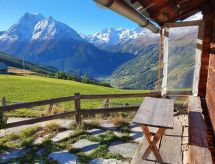 Authentiek vrijstaand chalet in La Forclaz met panoramisch bergzicht - thumbnail 1