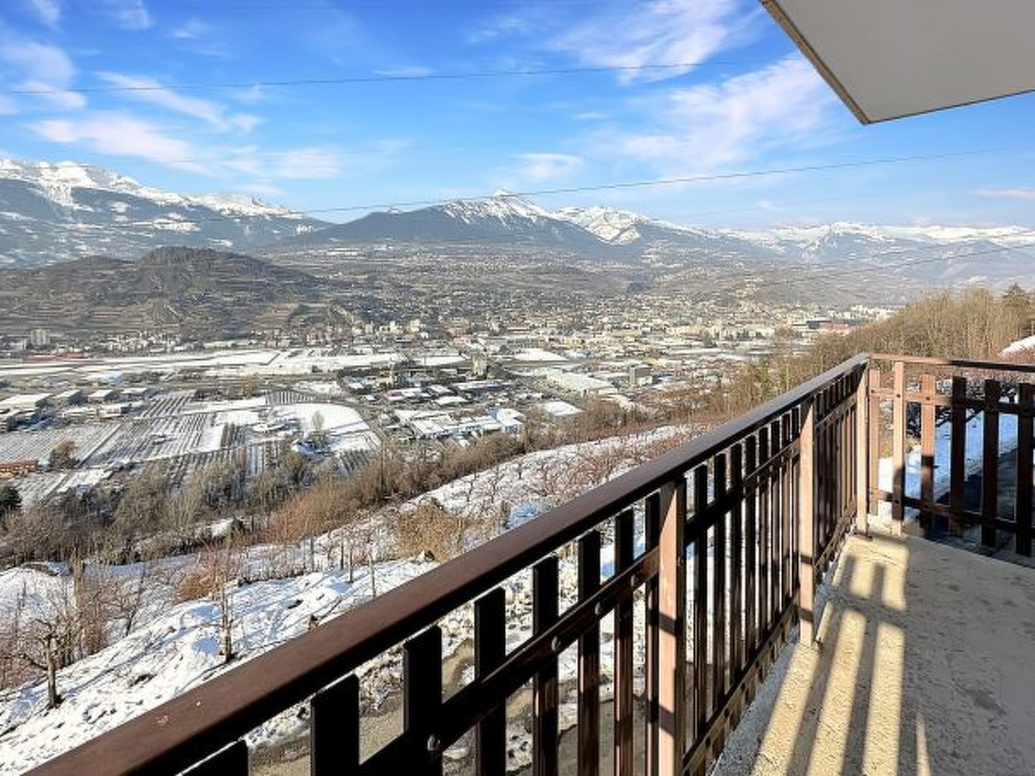 The Rock House à 5mns de Sion - Buiten