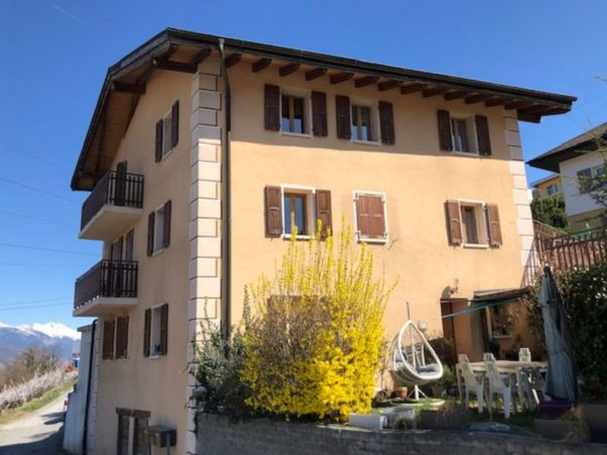 The Rock House à 5mns de Sion - Buiten