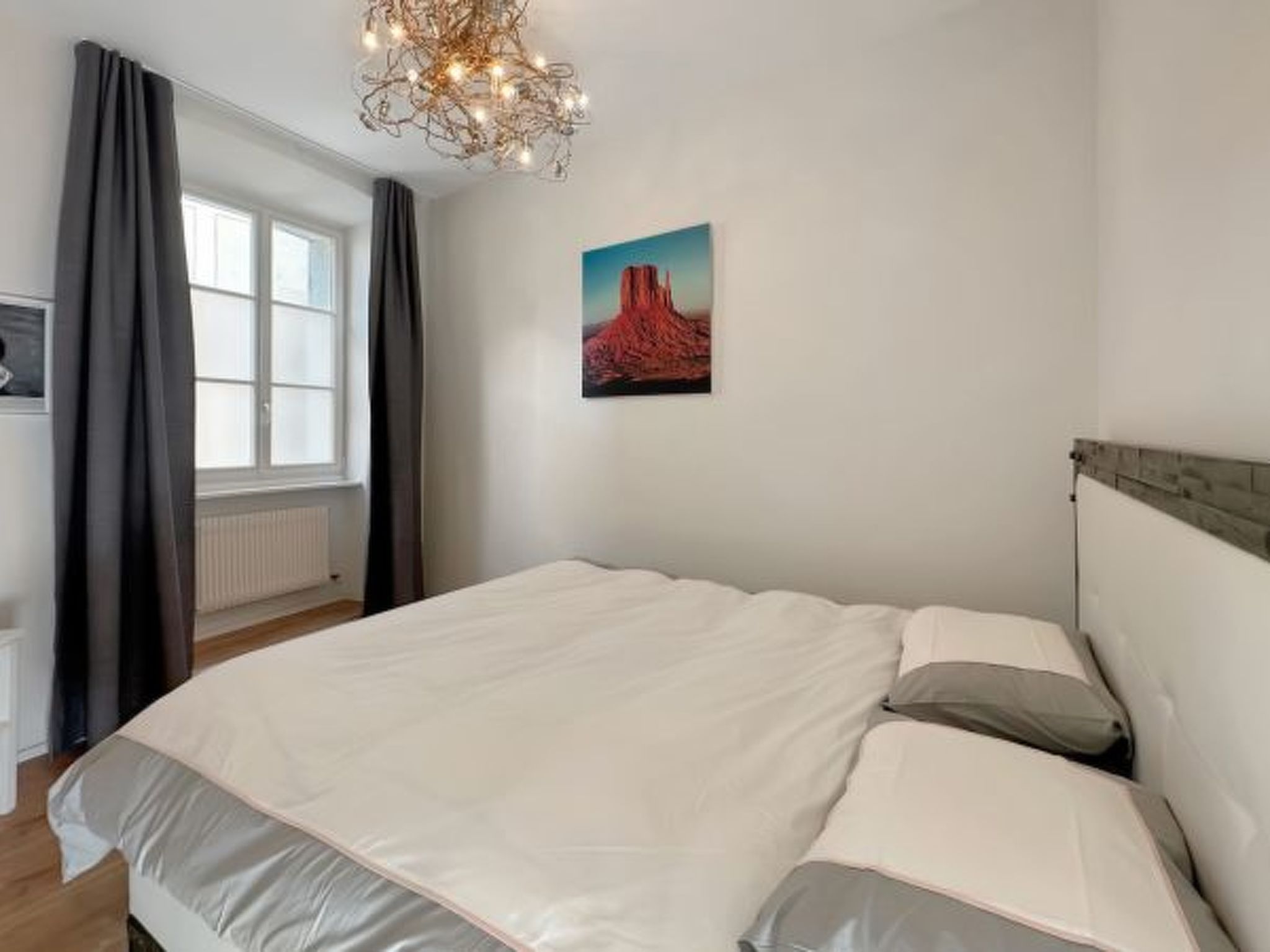 The Place to Be in Sion - Vieille ville de Sion - Binnen