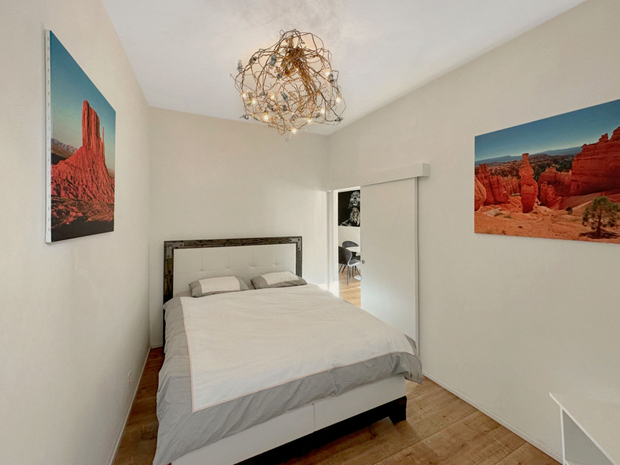 The Place to Be in Sion - Vieille ville de Sion - Binnen