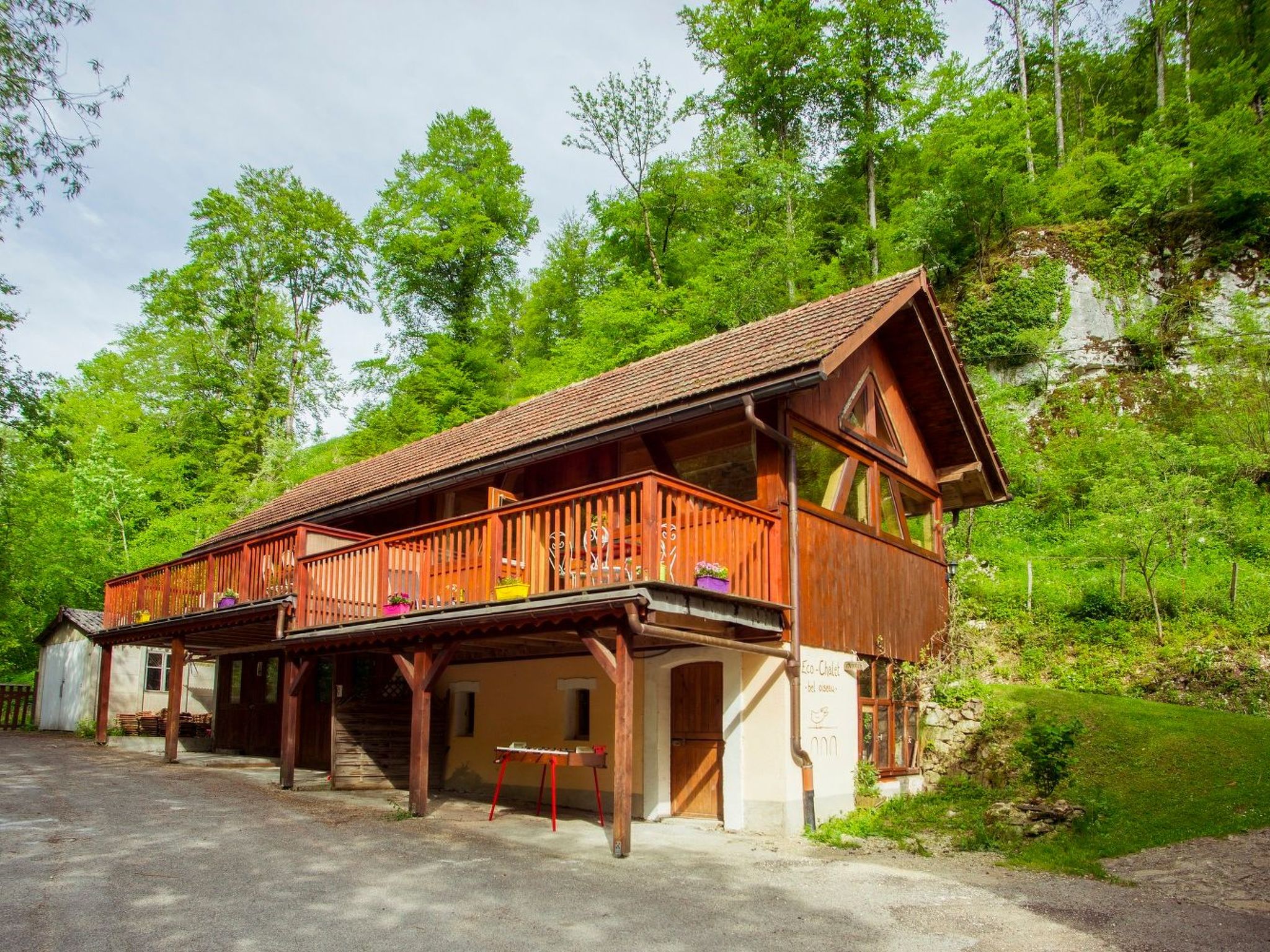 Eco-chalet Bel Oiseau, (St-Ursanne), - Buiten