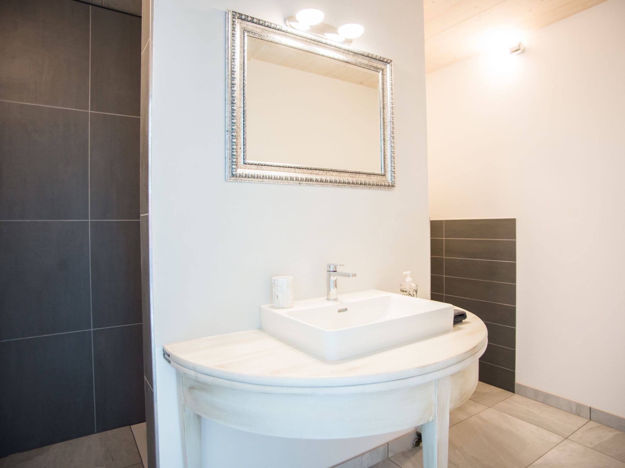 Appartements - Ferme La Joux-Chaupe, (St-Ursanne), - Inside