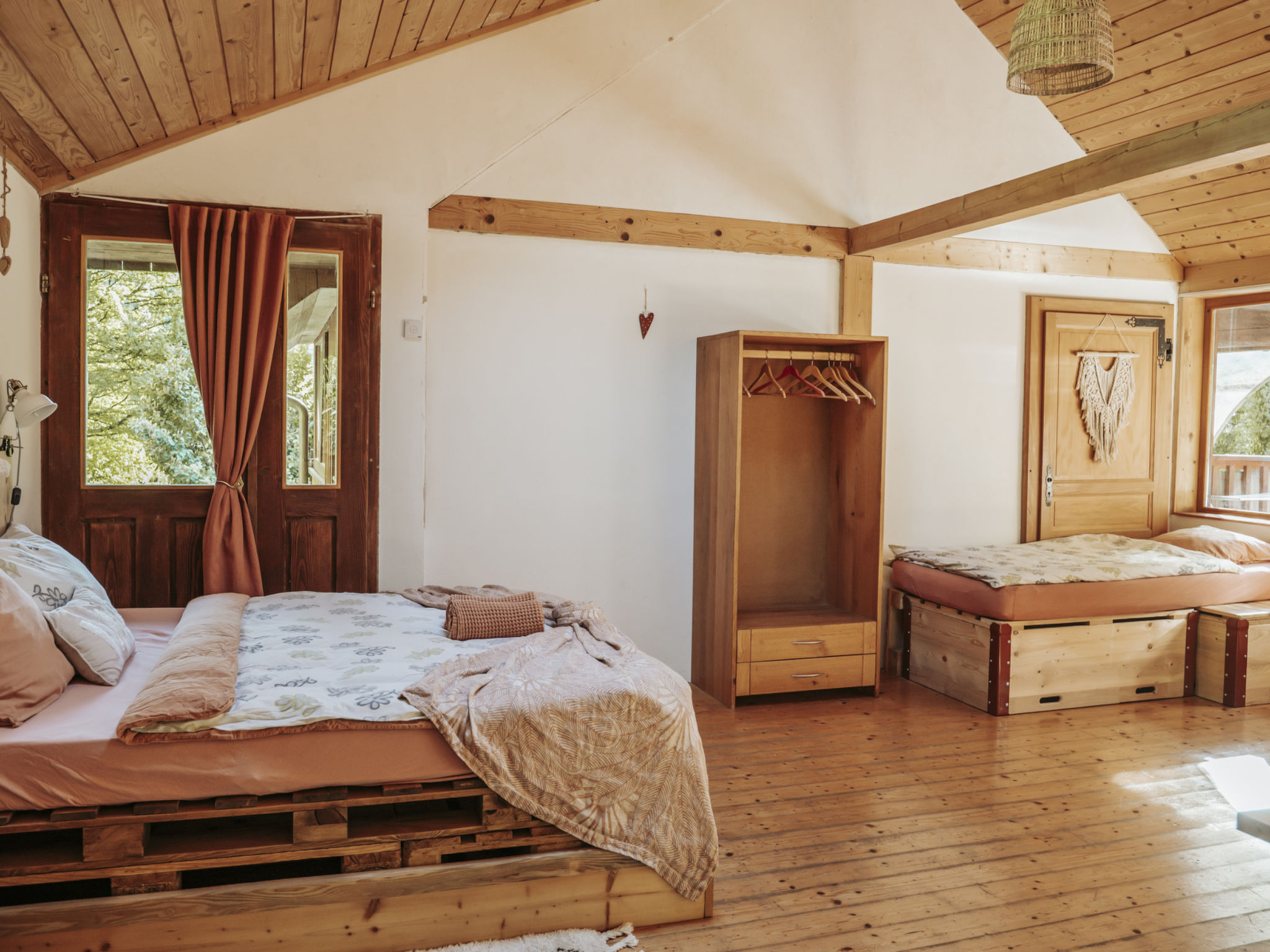 Eco-chalet Bel Oiseau, (St-Ursanne),
