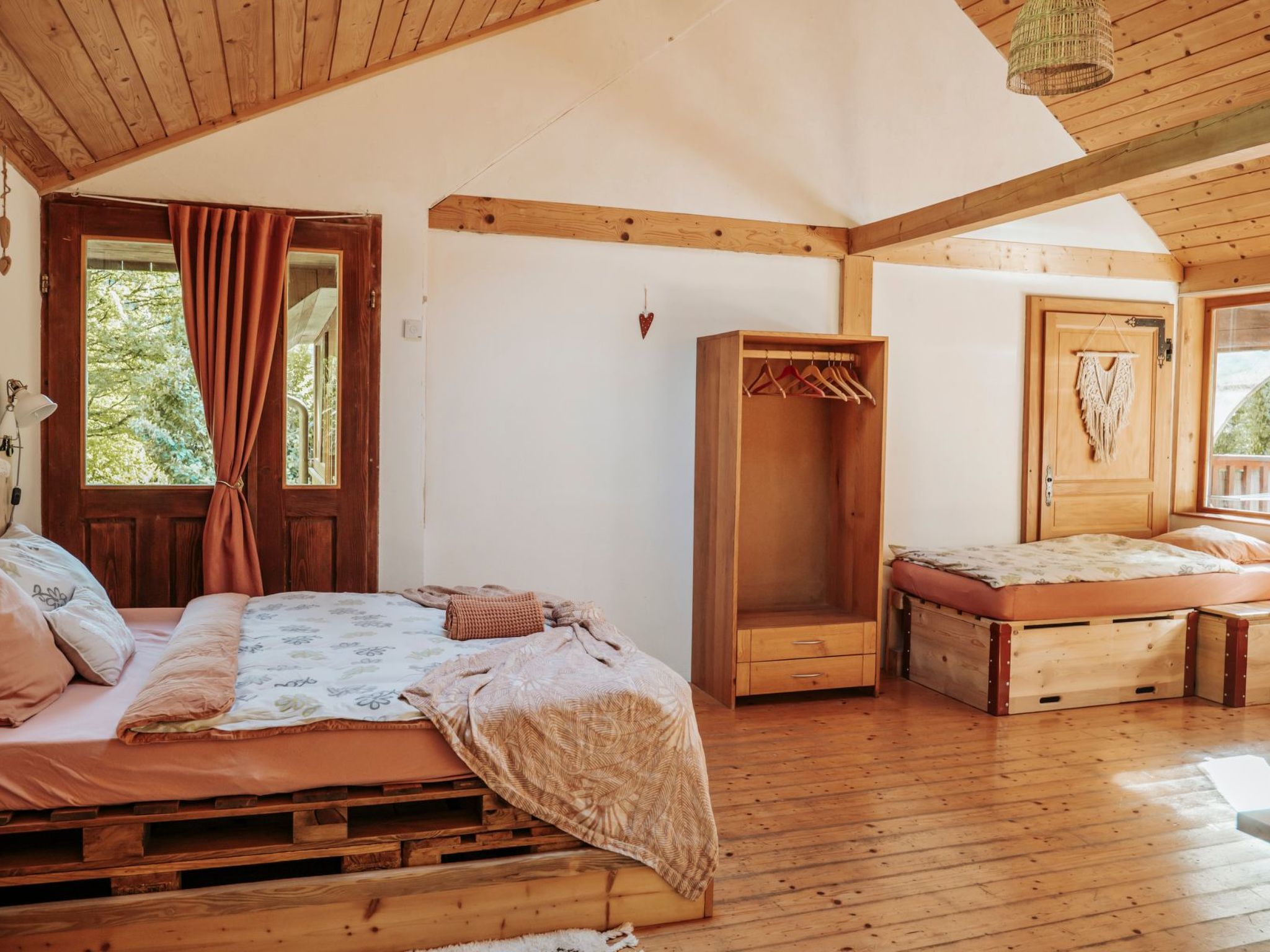 Eco-chalet Bel Oiseau, (St-Ursanne),