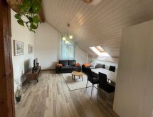 Authentiek dakkamer appartement in Porrentruy met bergzicht - thumbnail 1