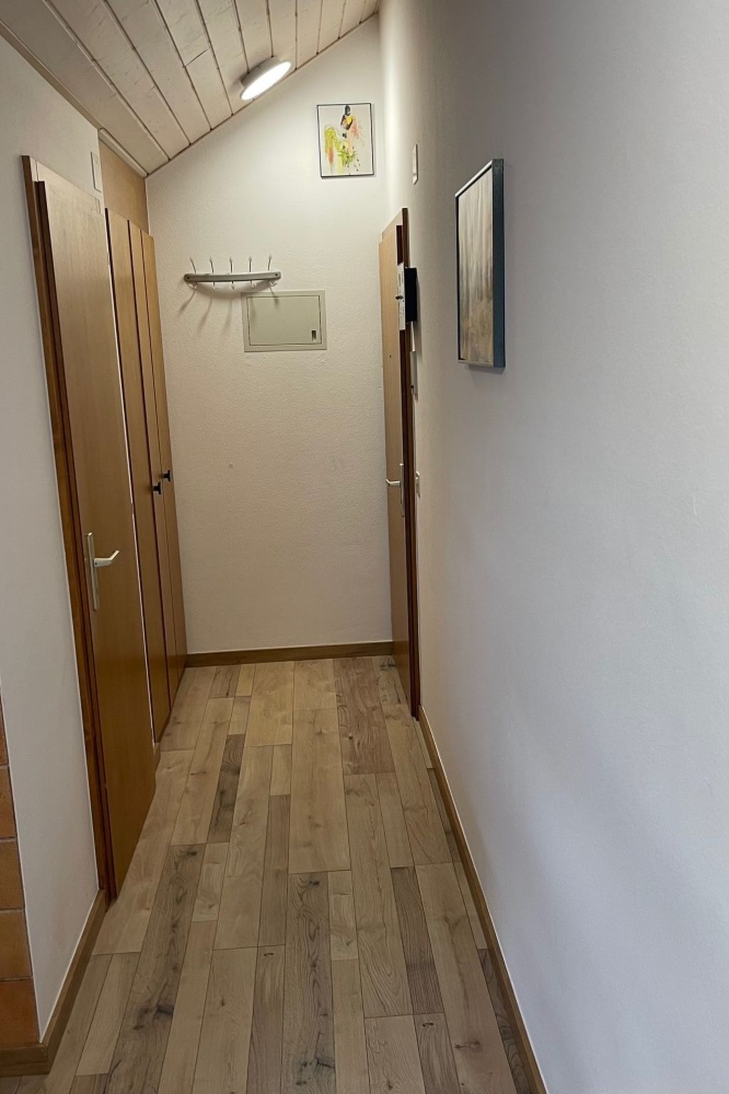 Authentiek dakkamer appartement in Porrentruy met bergzicht - foto 6
