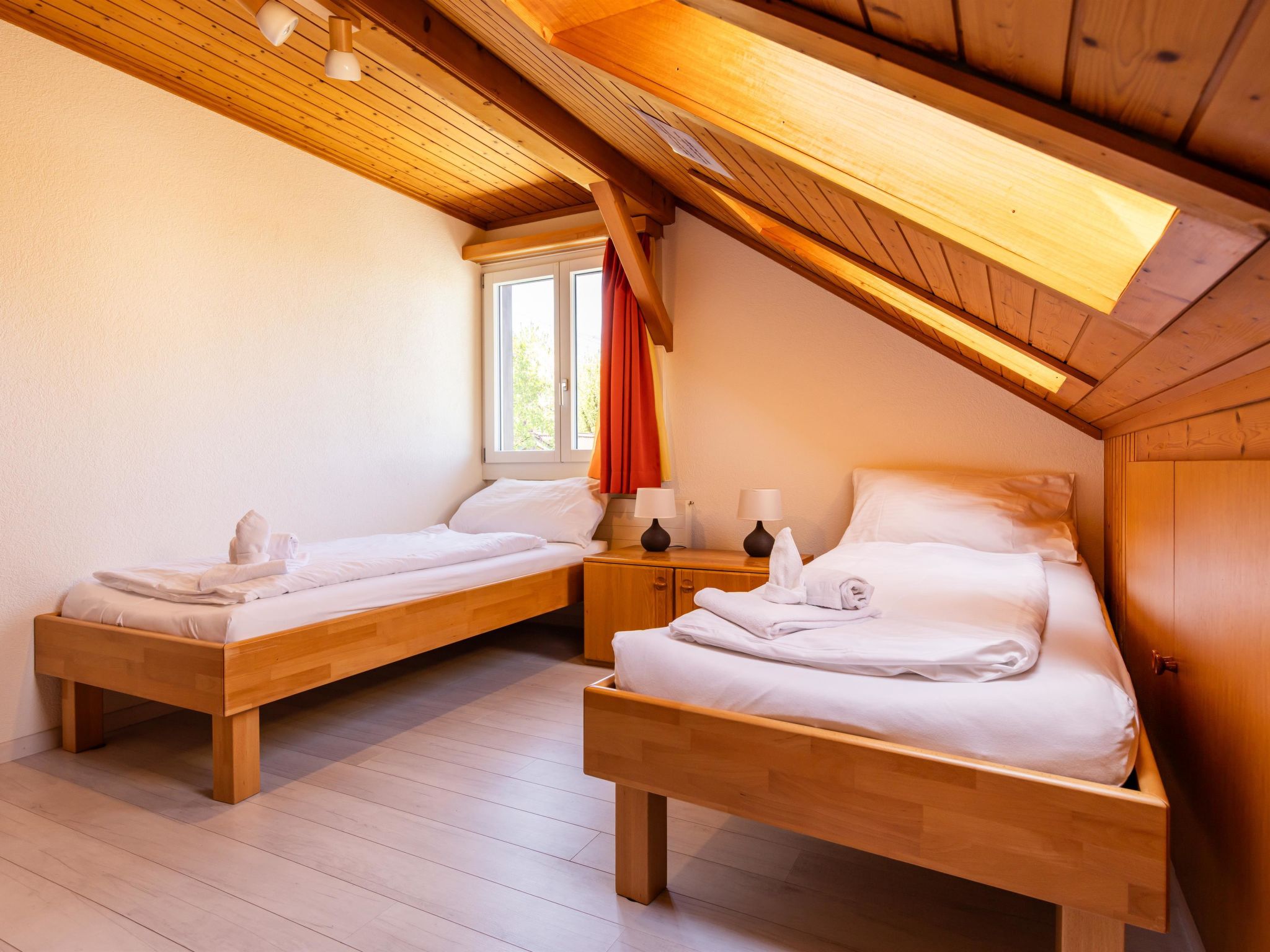 Hauswurz: Licht appartement voor 6 personen aan het meer van Thun - foto 9