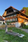 Rustiek appartement aan het meer van Thun met uitzicht op de bergen - thumbnail 2