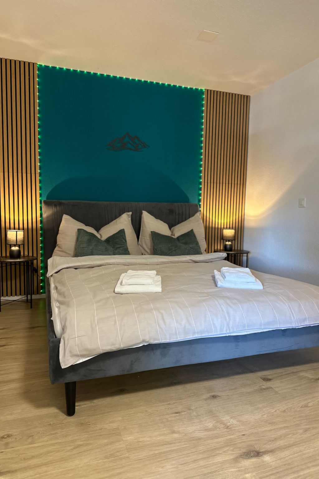 Photo of Thuner See, nahe Interlaken, für Familien, Wifi