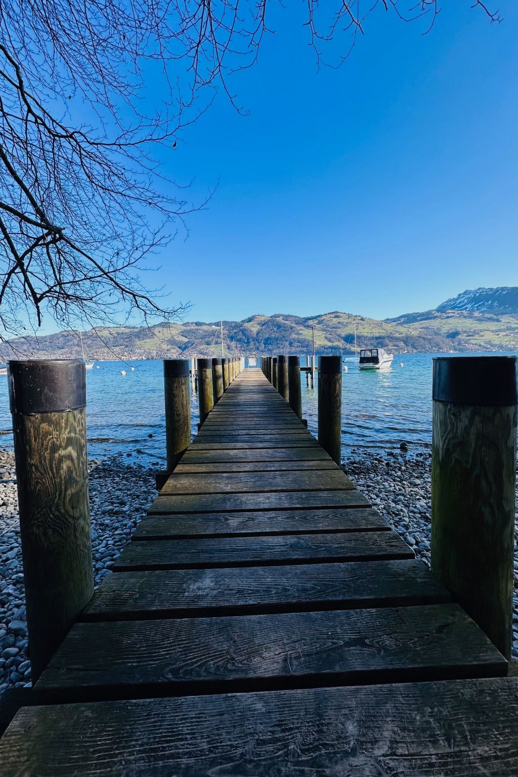 Photo of Thuner See, nahe Interlaken, für Familien, Wifi