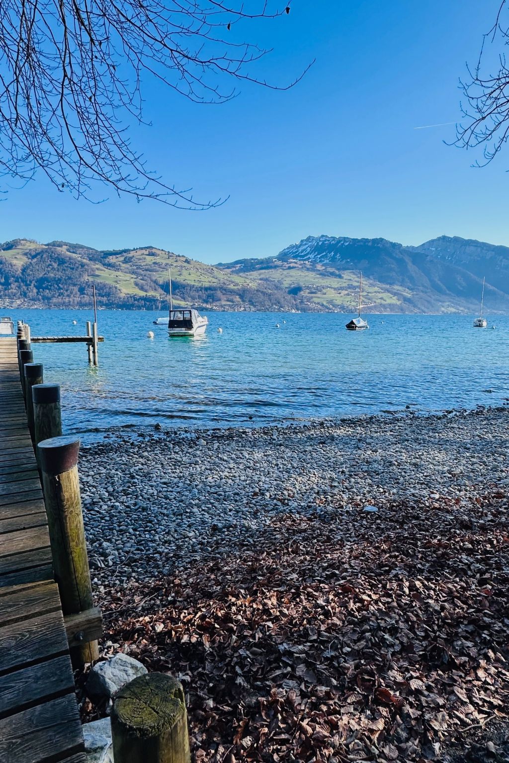 Photo of Thuner See, nahe Interlaken, für Familien, Wifi