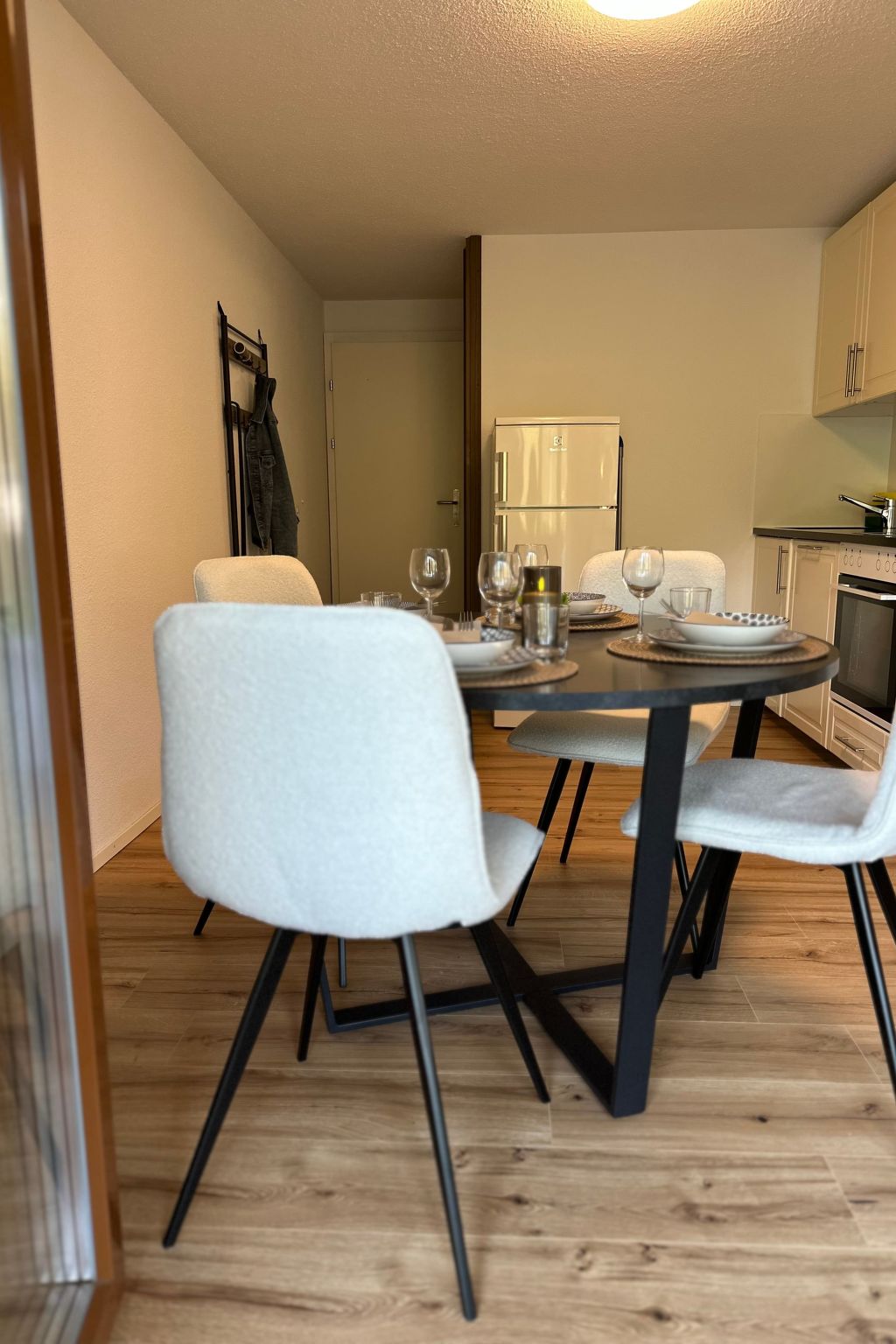 Photo of Thuner See, nahe Interlaken, für Familien, Wifi