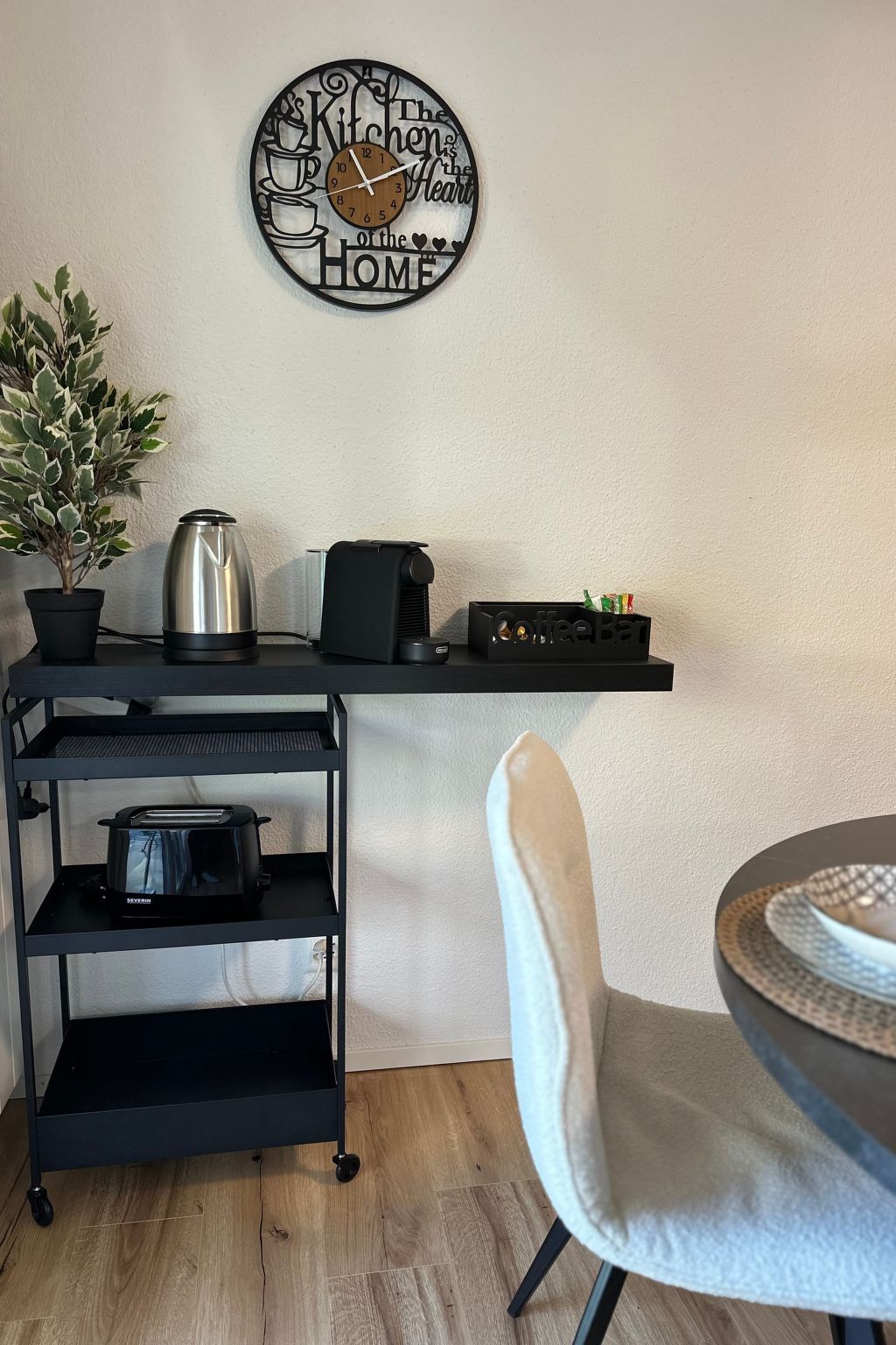 Photo of Thuner See, nahe Interlaken, für Familien, Wifi