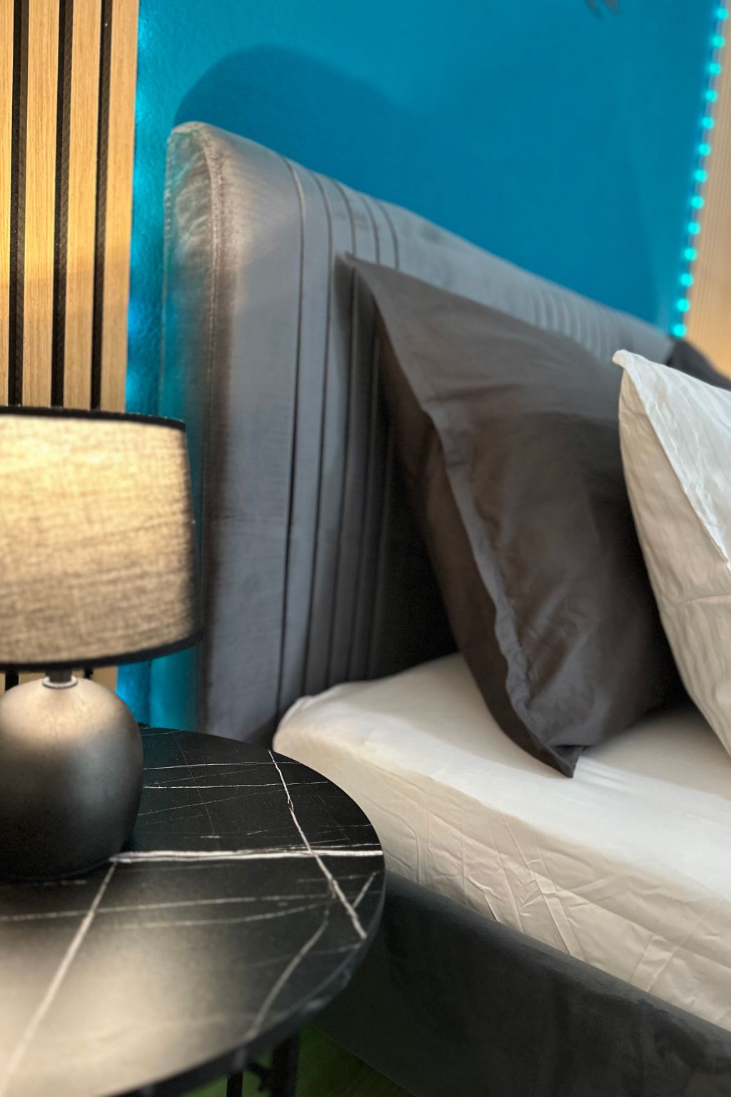 Photo of Thuner See, nahe Interlaken, für Familien, Wifi