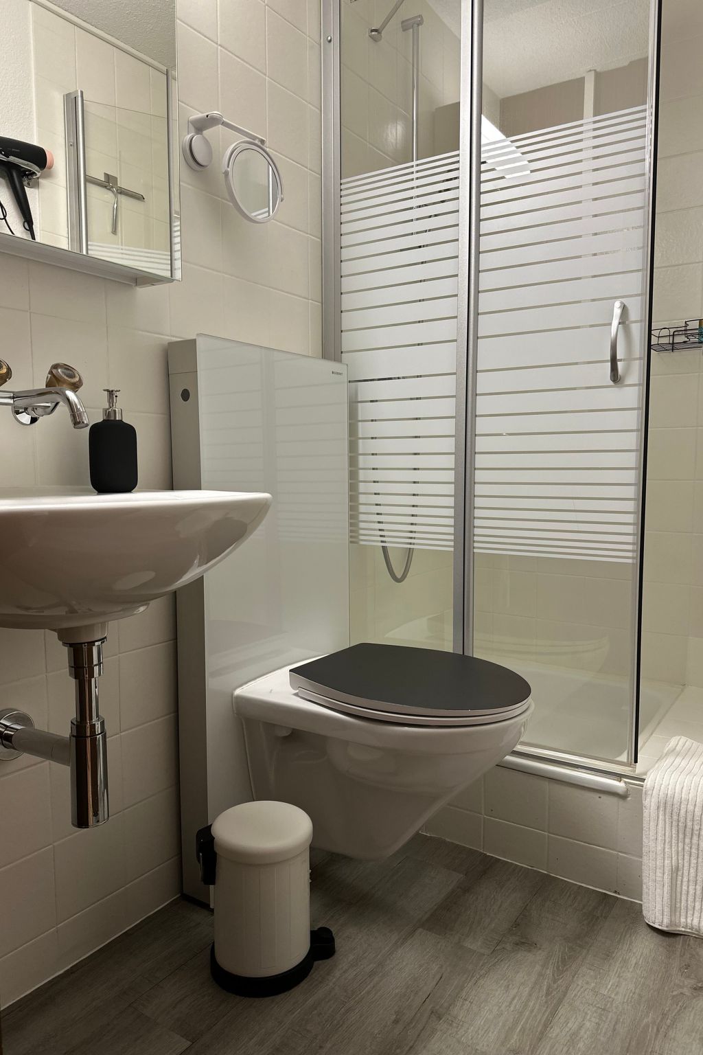 Photo of Thuner See, nahe Interlaken, für Familien, Wifi