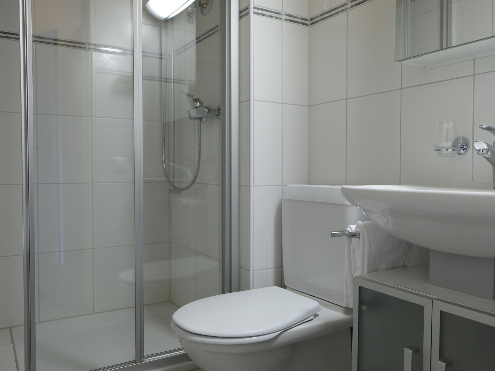 Photo of Seewohnung 1 Appartement/Fewo, Dusche Appartement/Fewo, Dusche