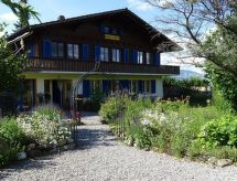 Knus chalet voor 3 met tuin en bergzicht nabij het meer van Thun - thumbnail 1