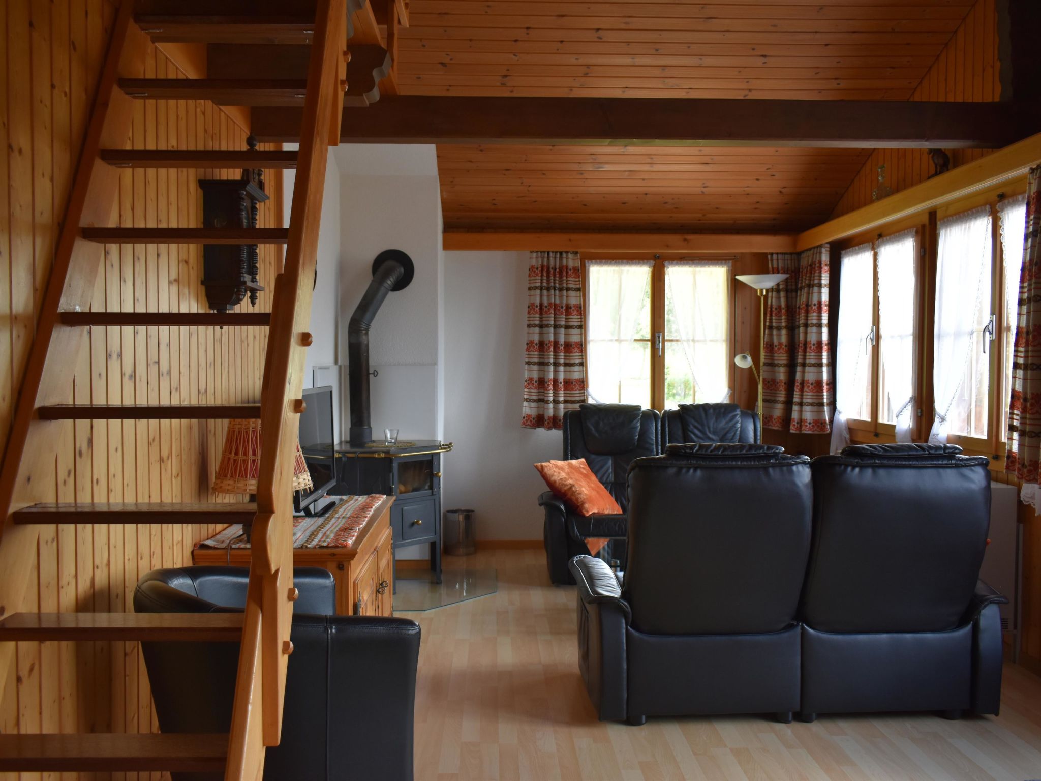 Chalet Niesenblick Appartement/Fewo, Bad, WC, 2 Schlafräume 3-Zimmerwohnung - Image-tags.info