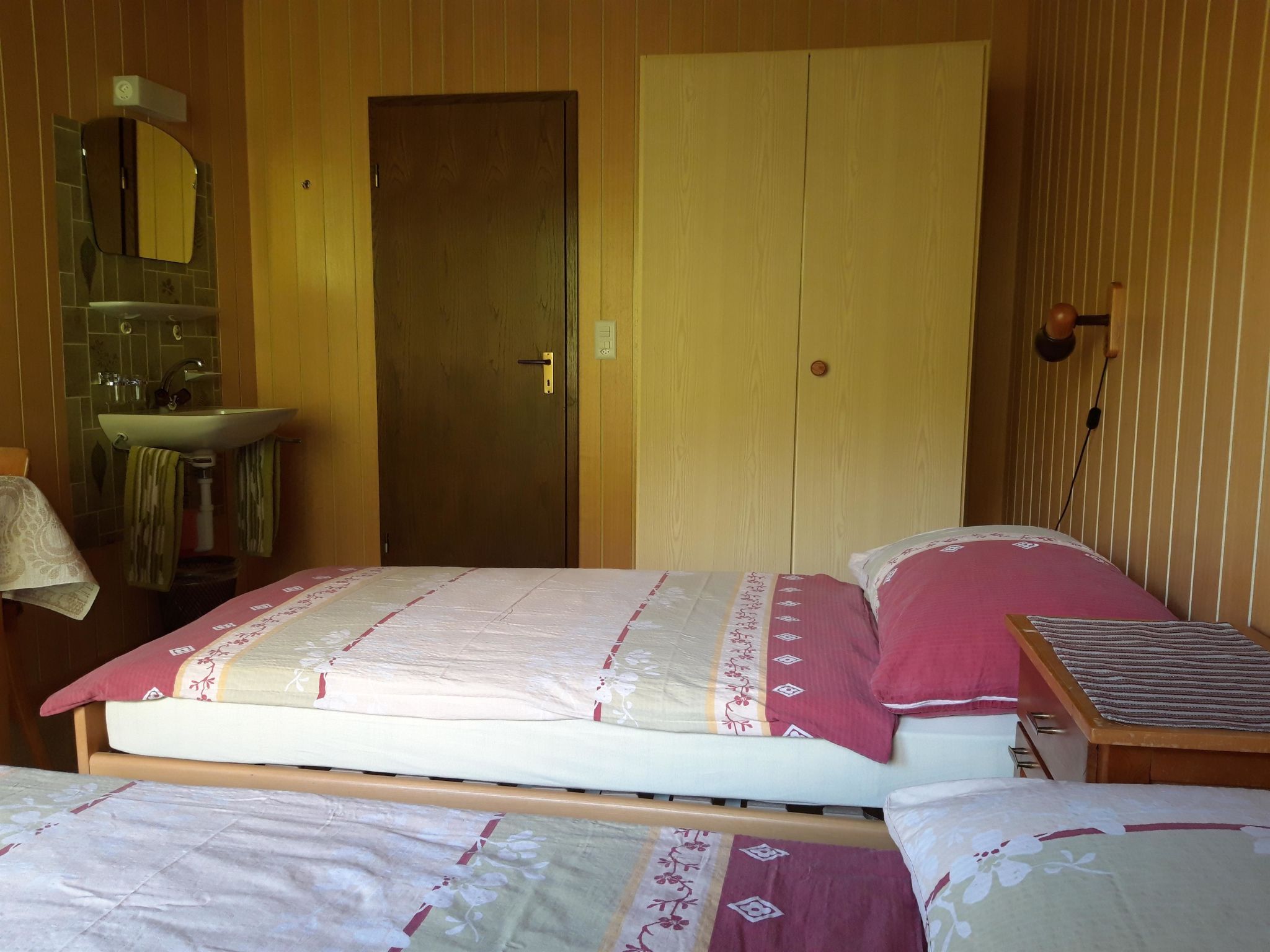 Chalet Wenger Appartement/Fewo, Dusche und Bad, WC, Balkon - Inside