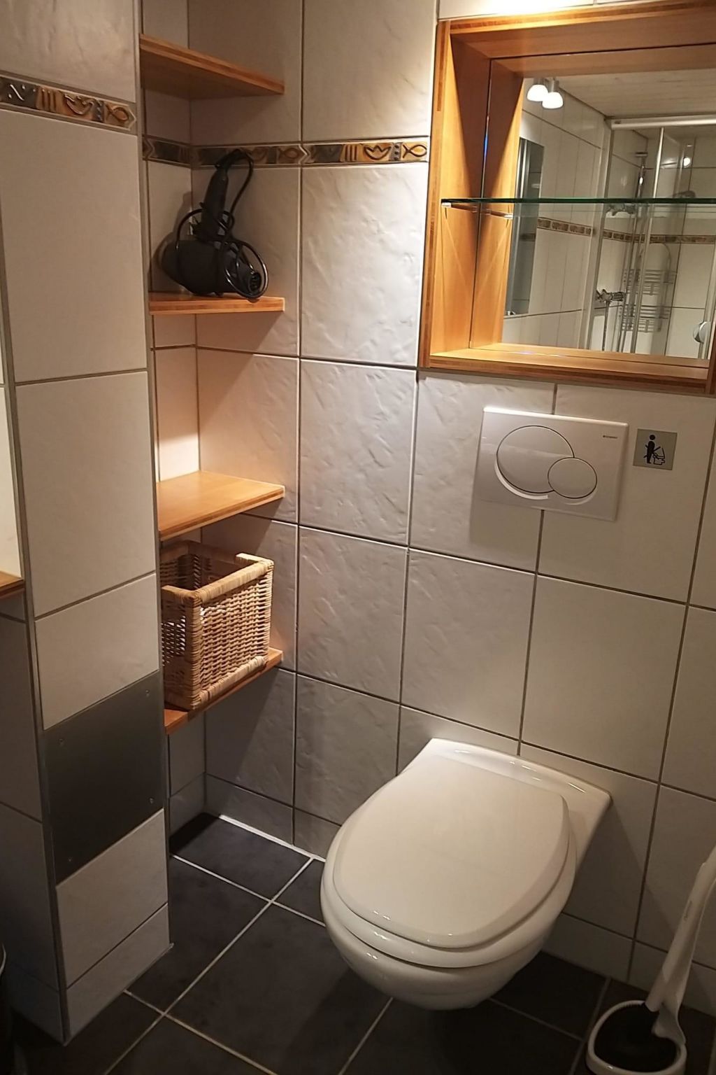 Chalet Edelweiss Appartement/Fewo, Dusche, WC, 2 Schlafräume 3-Zimmerwohnung - Binnen
