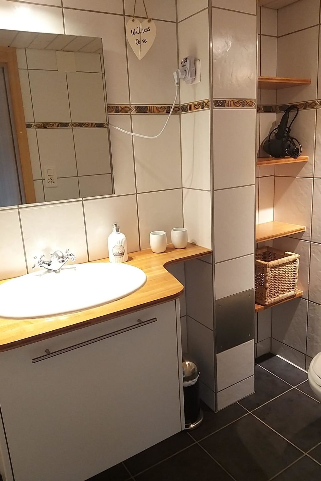 Chalet Edelweiss Appartement/Fewo, Dusche, WC, 2 Schlafräume 3-Zimmerwohnung - Binnen