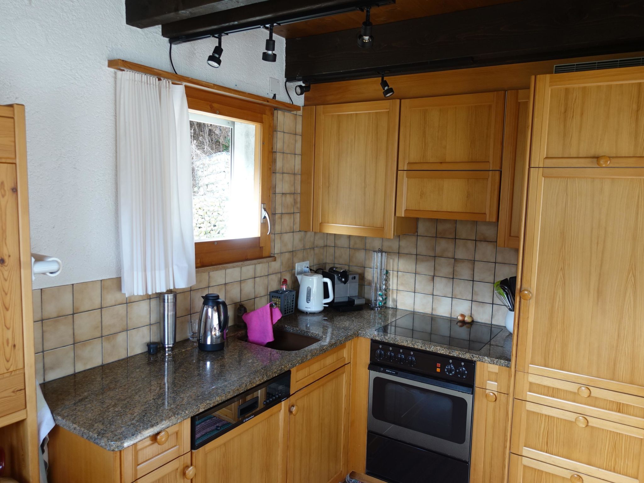Bergperle Ferienhaus, Dusche, WC, Terrasse Ferienhaus, Dusche, WC, Terrasse - Binnen