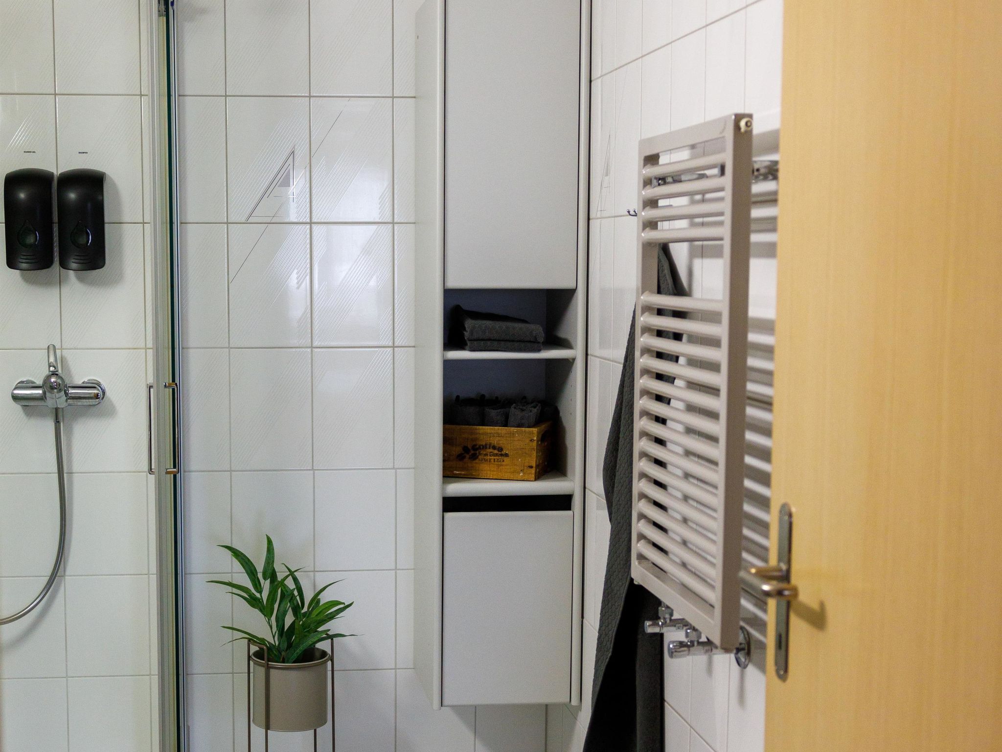 Mountain View Appartement/Fewo, Dusche, WC, 3 Schlafräume 4.5 Zimmer-Wohnung - Binnen
