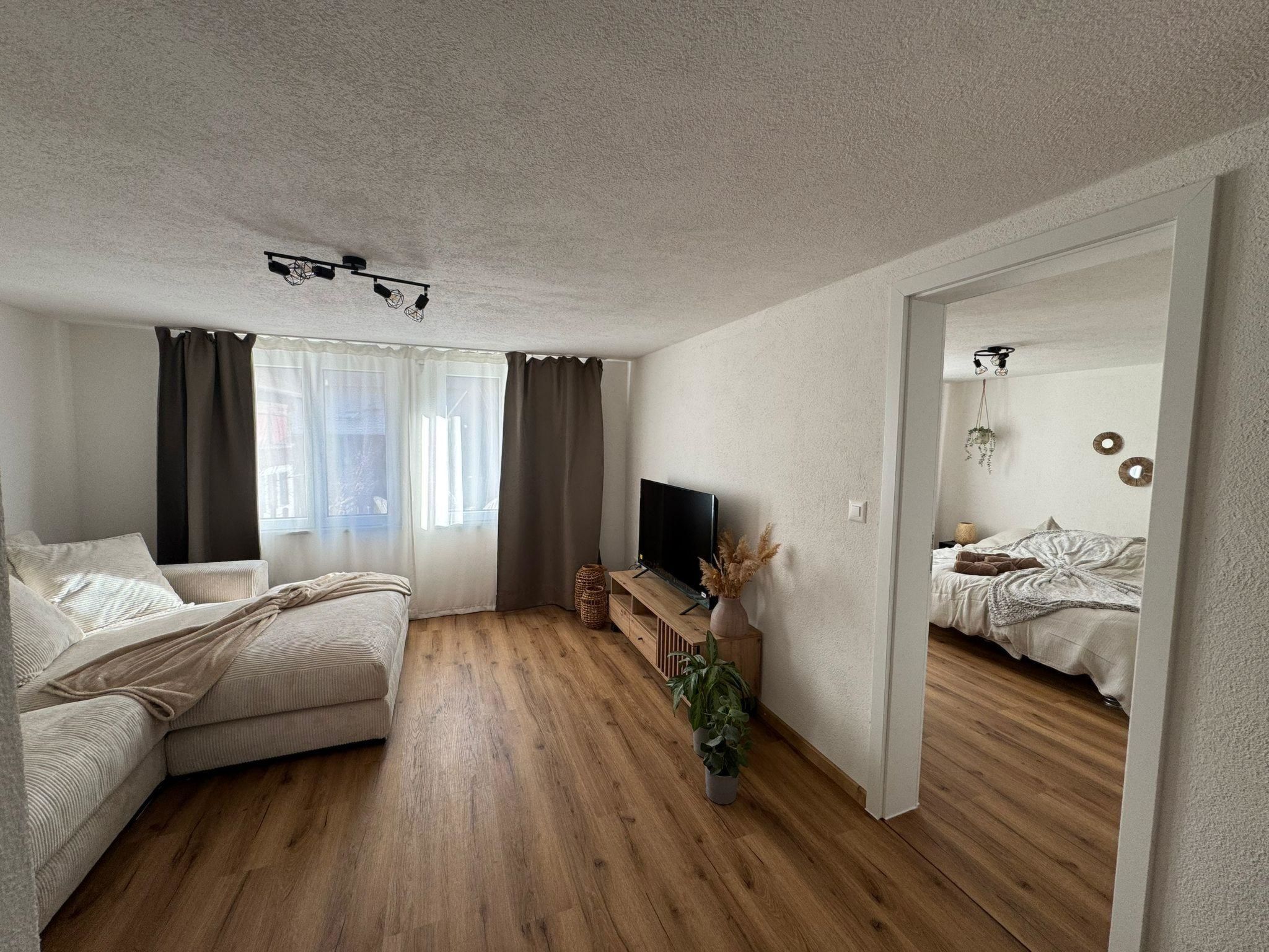 Valley Appartement Appartement/Fewo, Bad, WC, 2 Schlafräume 3 1/2-Zimmerwohnung - Image-tags.info