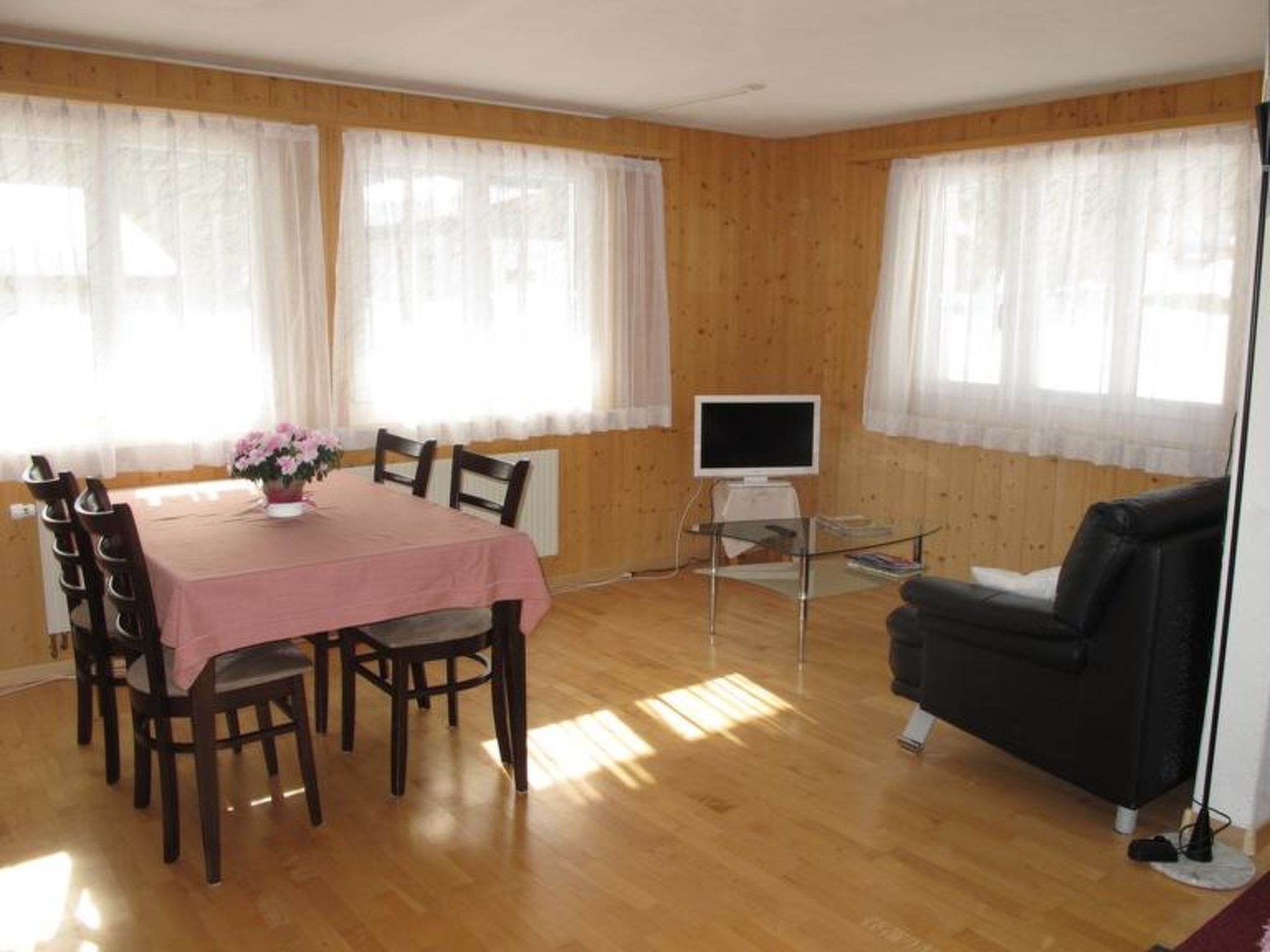 Helene Appartement/Fewo, Dusche, WC, 2 Schlafräume 3-Zimmerwohnung Parterre