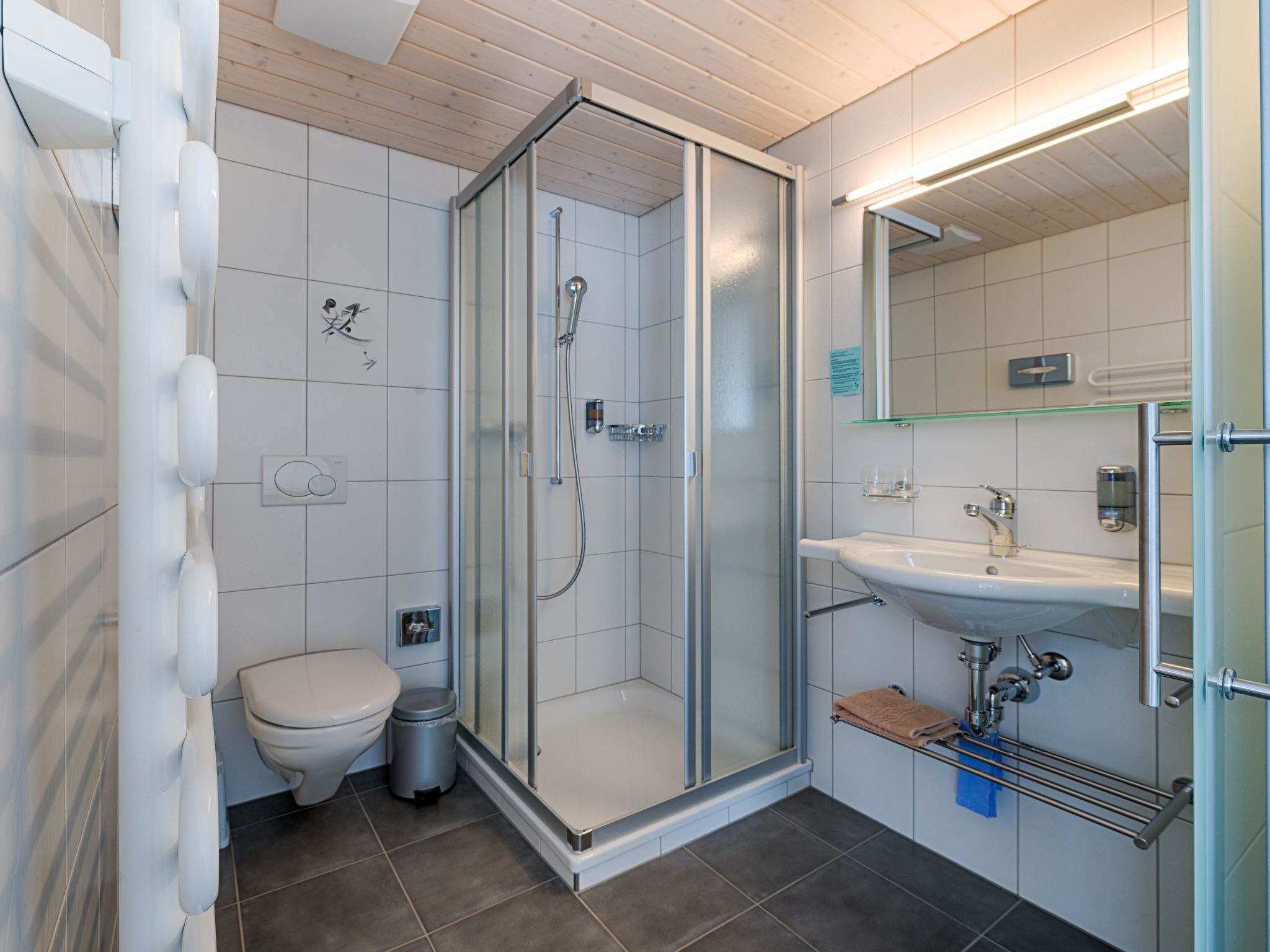 Ferien- und Familienhotel Alpina Doppelzimmer, Dusche, WC, Standard - Drinnen