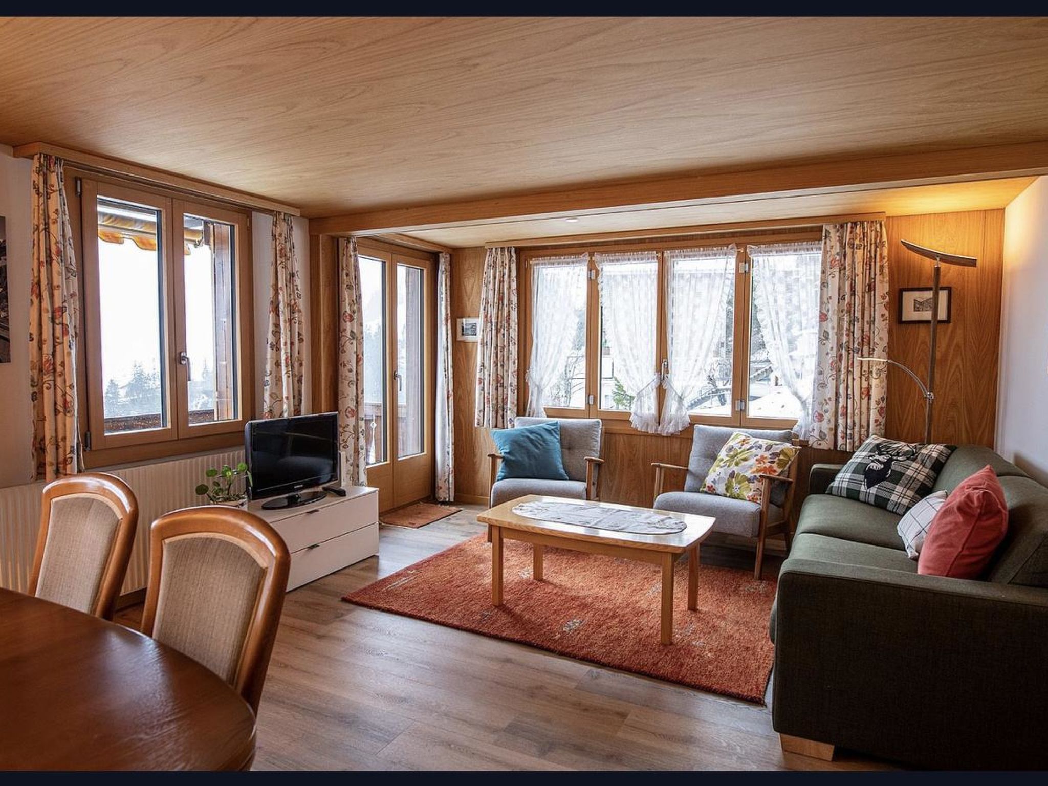 Waldrand Appartement/Fewo, Bad, WC, 2 Schlafräume 3-Zimmerwohnung - Dedans