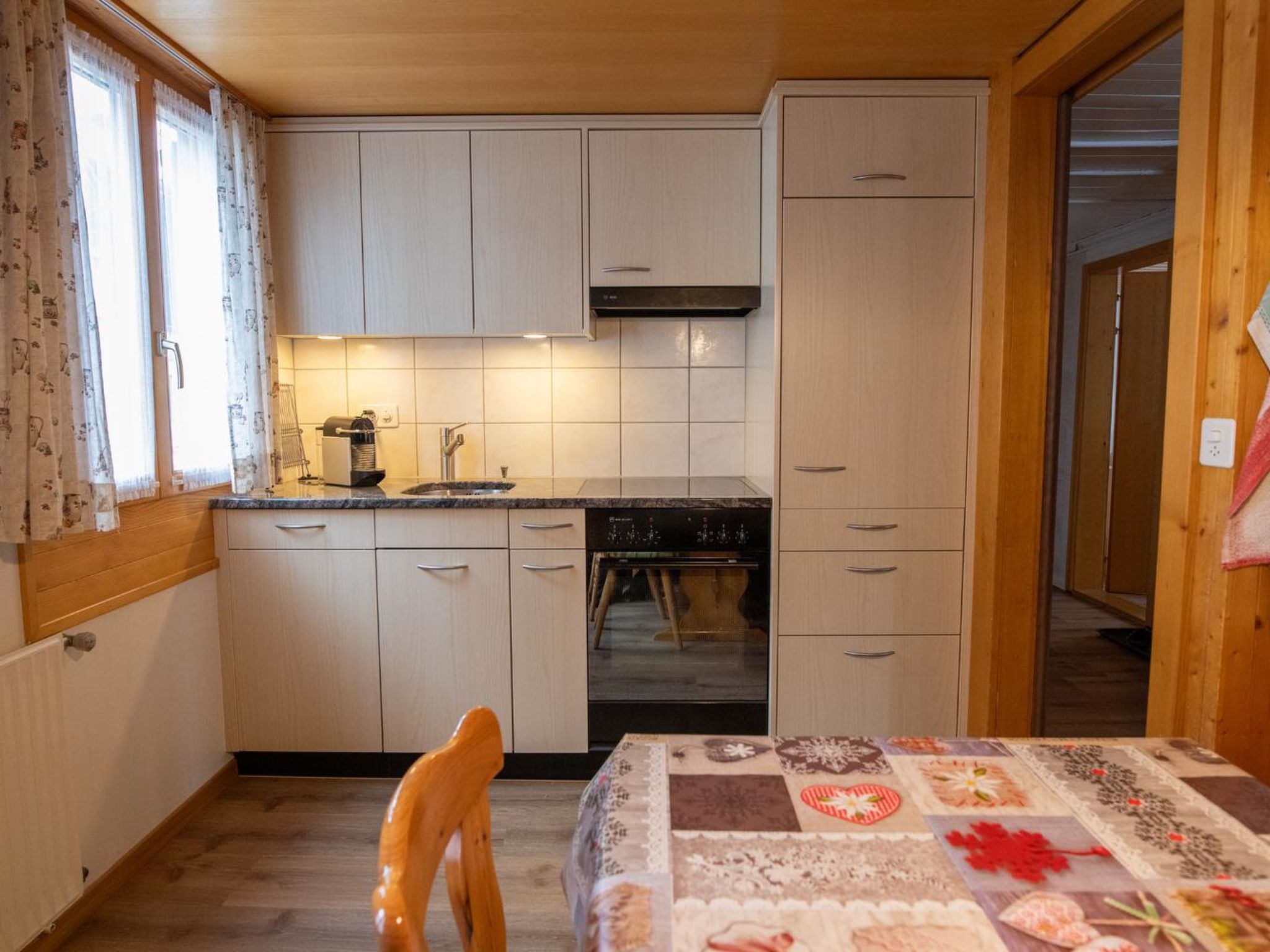 Waldrand Appartement/Fewo, Bad, WC, 2 Schlafräume 3-Zimmerwohnung - Dedans