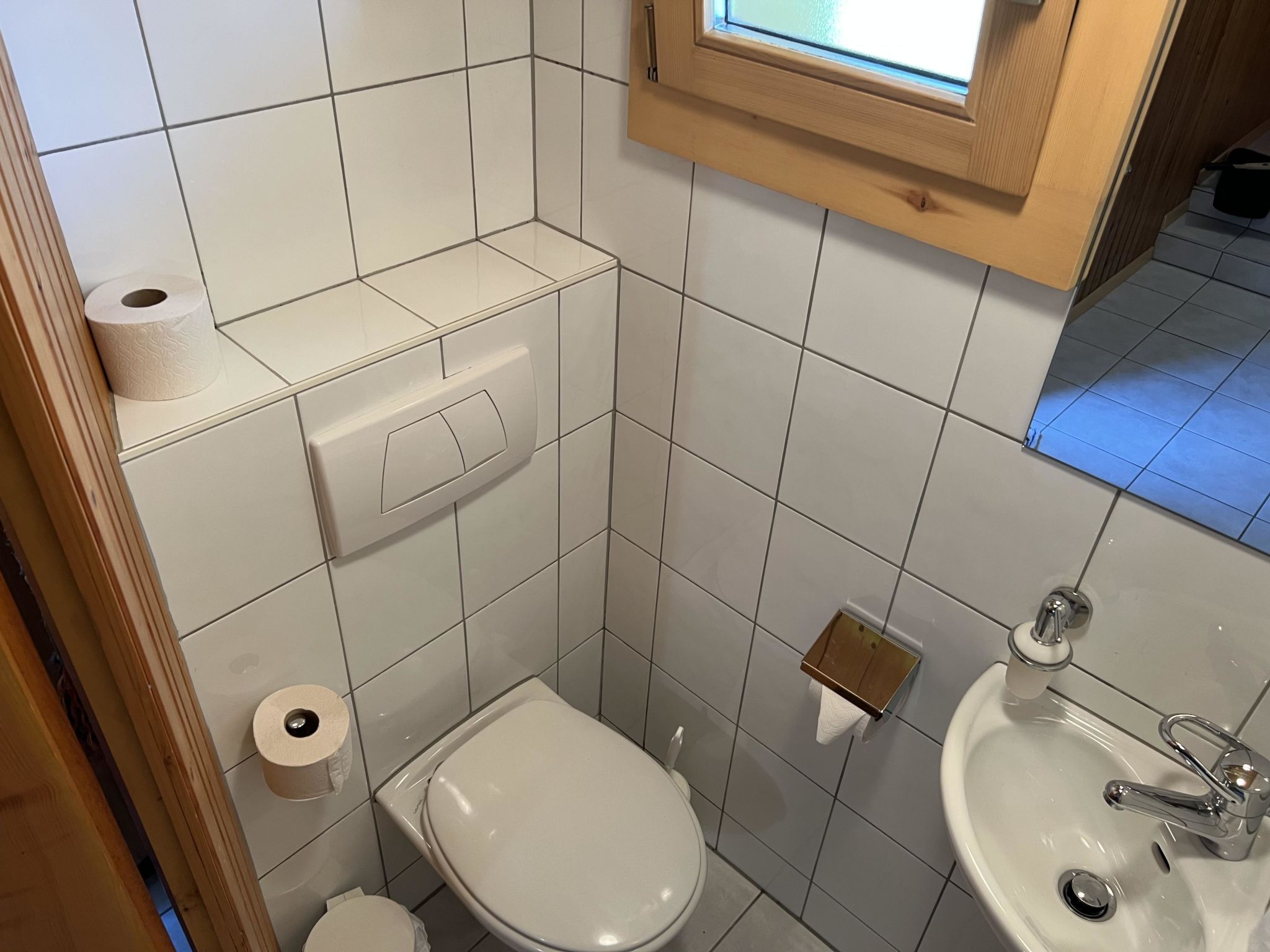 Im Rägeboge Appartement/Fewo, Dusche, WC, 1 Schlafraum - Drinnen