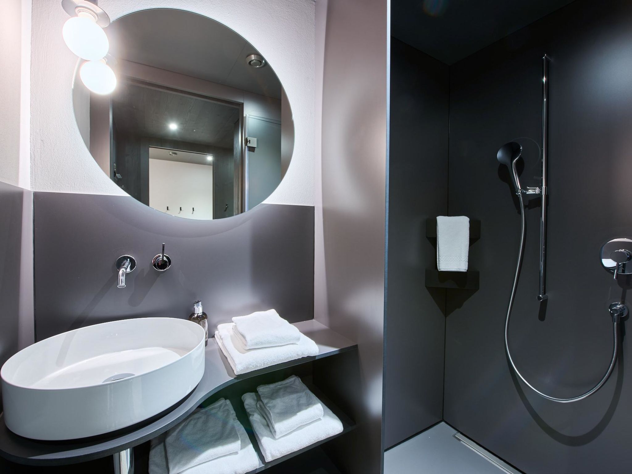 Photo of Apart Hotel Adelboden am Dorfplatz Appartement/Fewo, Dusche, WC