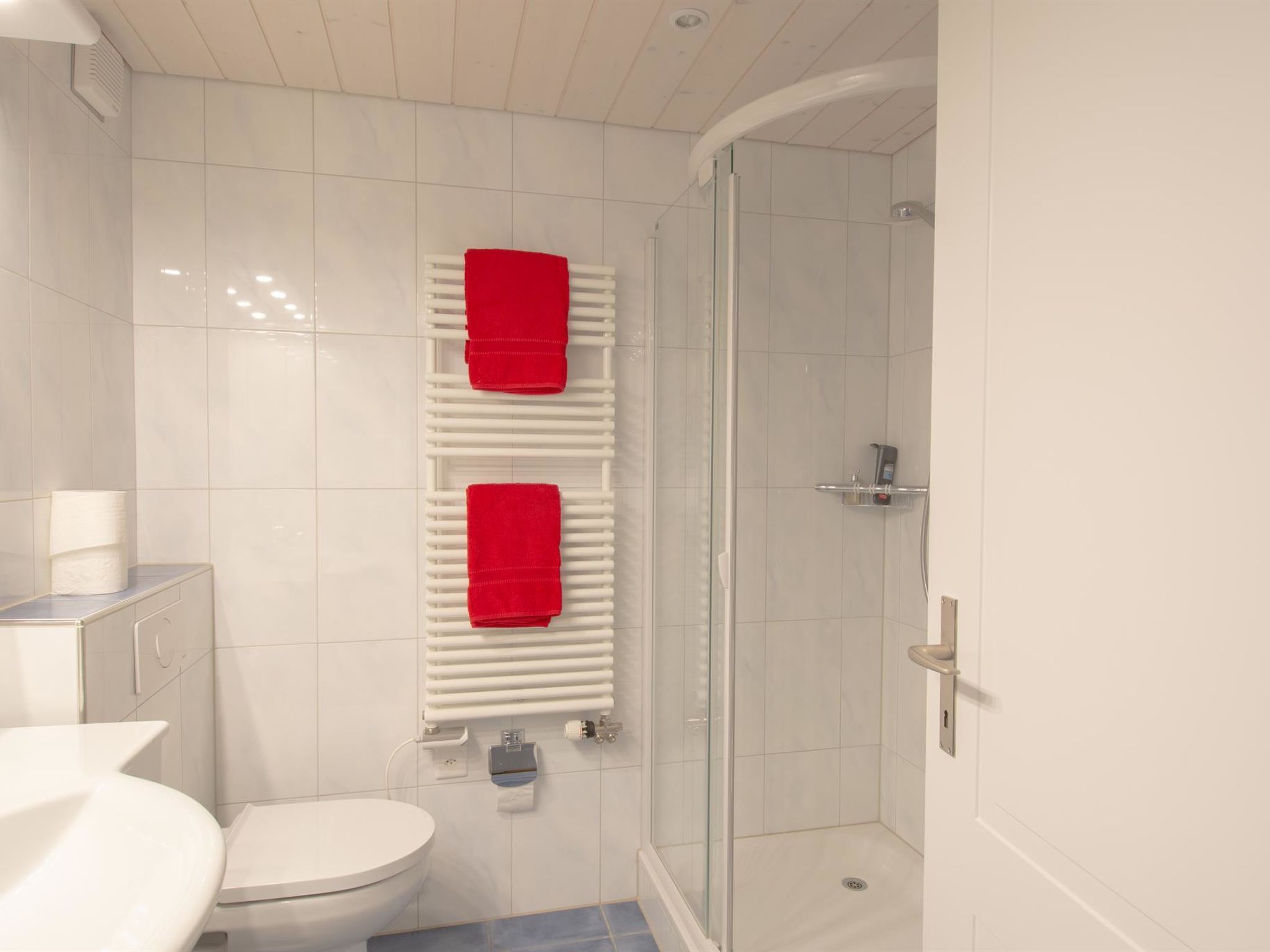Baldrian C14 Appartement/Fewo, Bad, WC, 3 Schlafräume 4.5- Zimmerwohnung - Binnen
