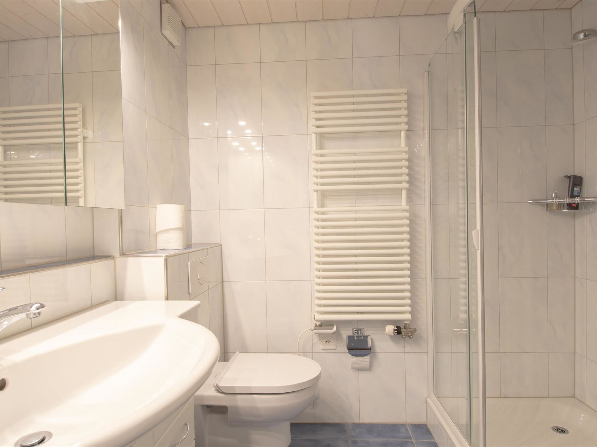 Photo of Baldrian C14 Appartement/Fewo, Bad, WC, 3 Schlafräume 4.5- Zimmerwohnung