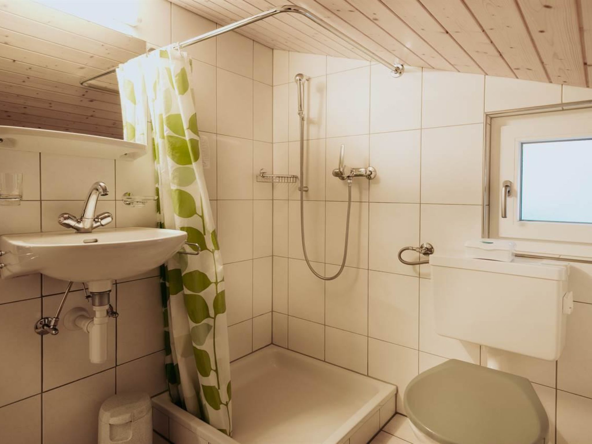 Photo of Schalmi Appartement/Fewo, Dusche, WC, 2 Schlafräume 3-Zimmerwohnung DG
