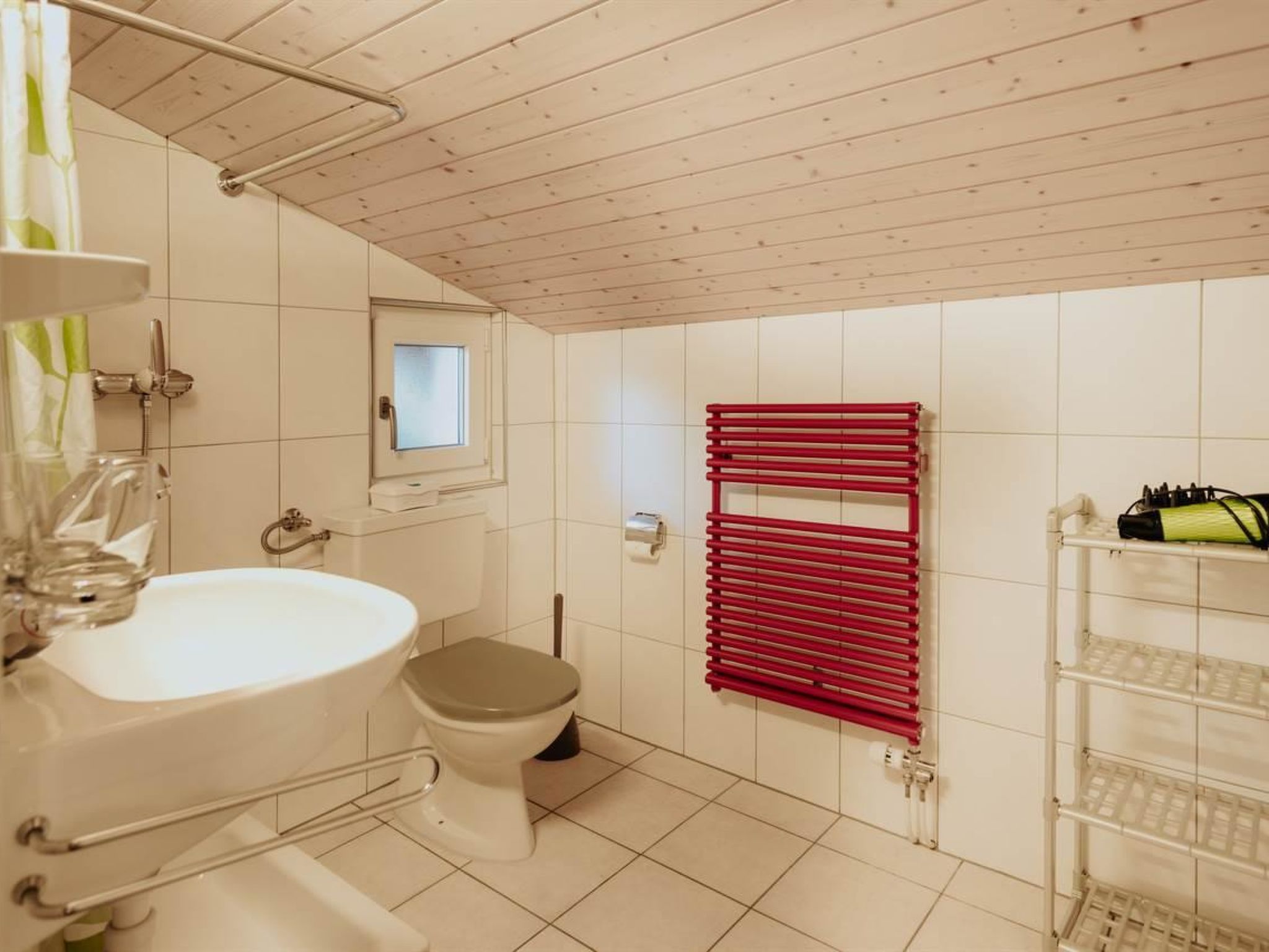 Photo of Schalmi Appartement/Fewo, Dusche, WC, 2 Schlafräume 3-Zimmerwohnung DG