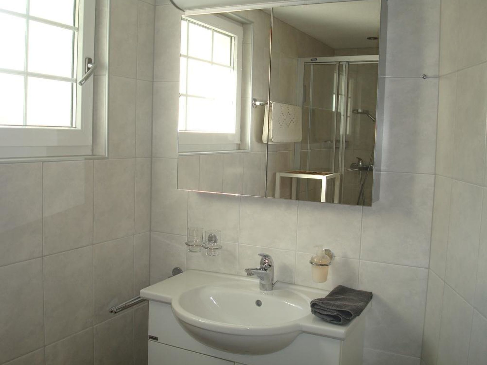 Chalet Sunnegg Appartement/Fewo, Dusche, WC, 2 Schlafräume 3-Zimmerwohnung - Drinnen