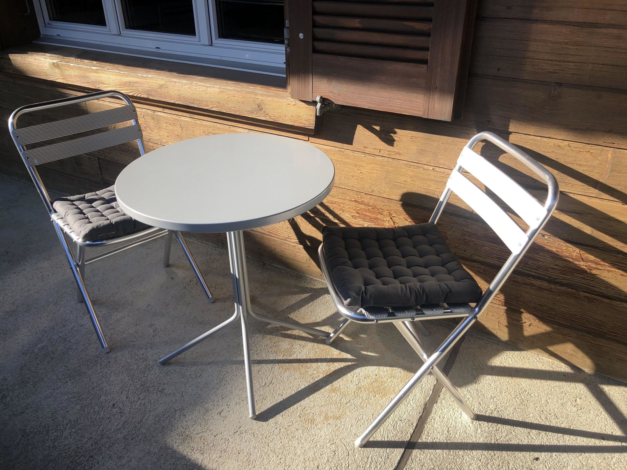Akalei Appartement/Fewo, Dusche, WC, 3 Schlafräume 4.5-Zimmerwohnung - Buiten