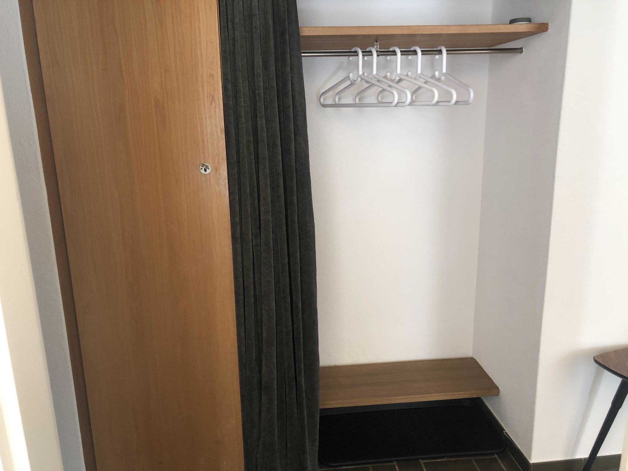 Akalei Appartement/Fewo, Dusche, WC, 3 Schlafräume 4.5-Zimmerwohnung - Binnen