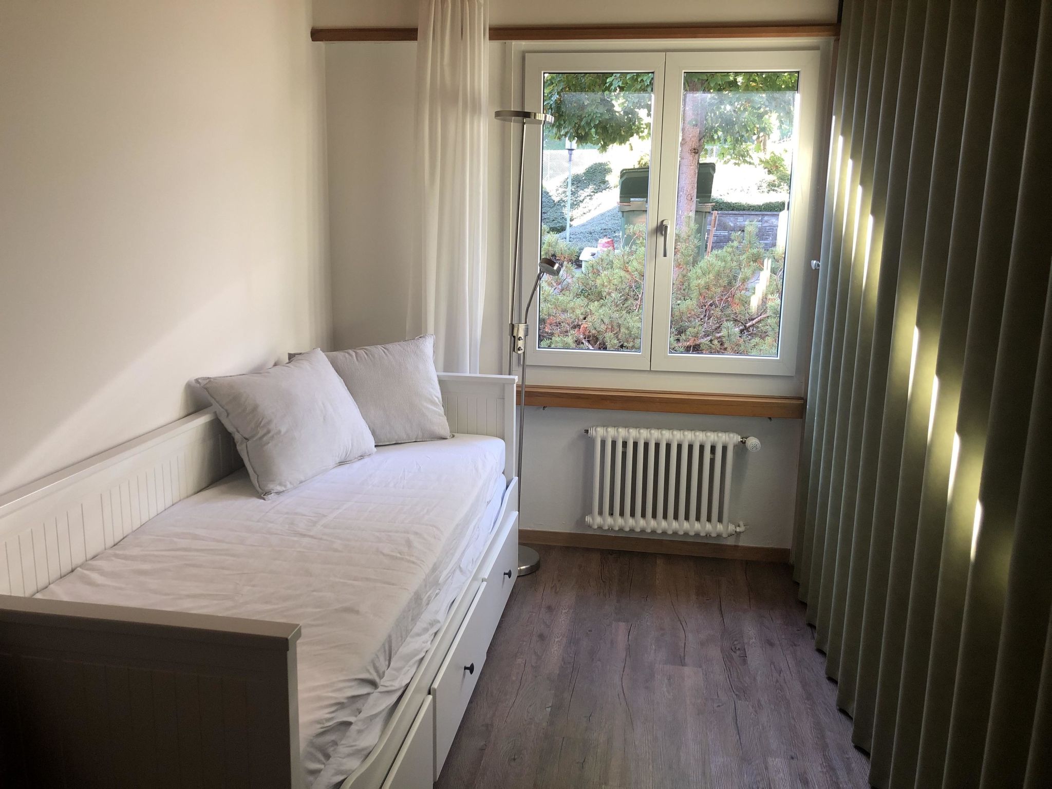 Akalei Appartement/Fewo, Dusche, WC, 3 Schlafräume 4.5-Zimmerwohnung - Binnen